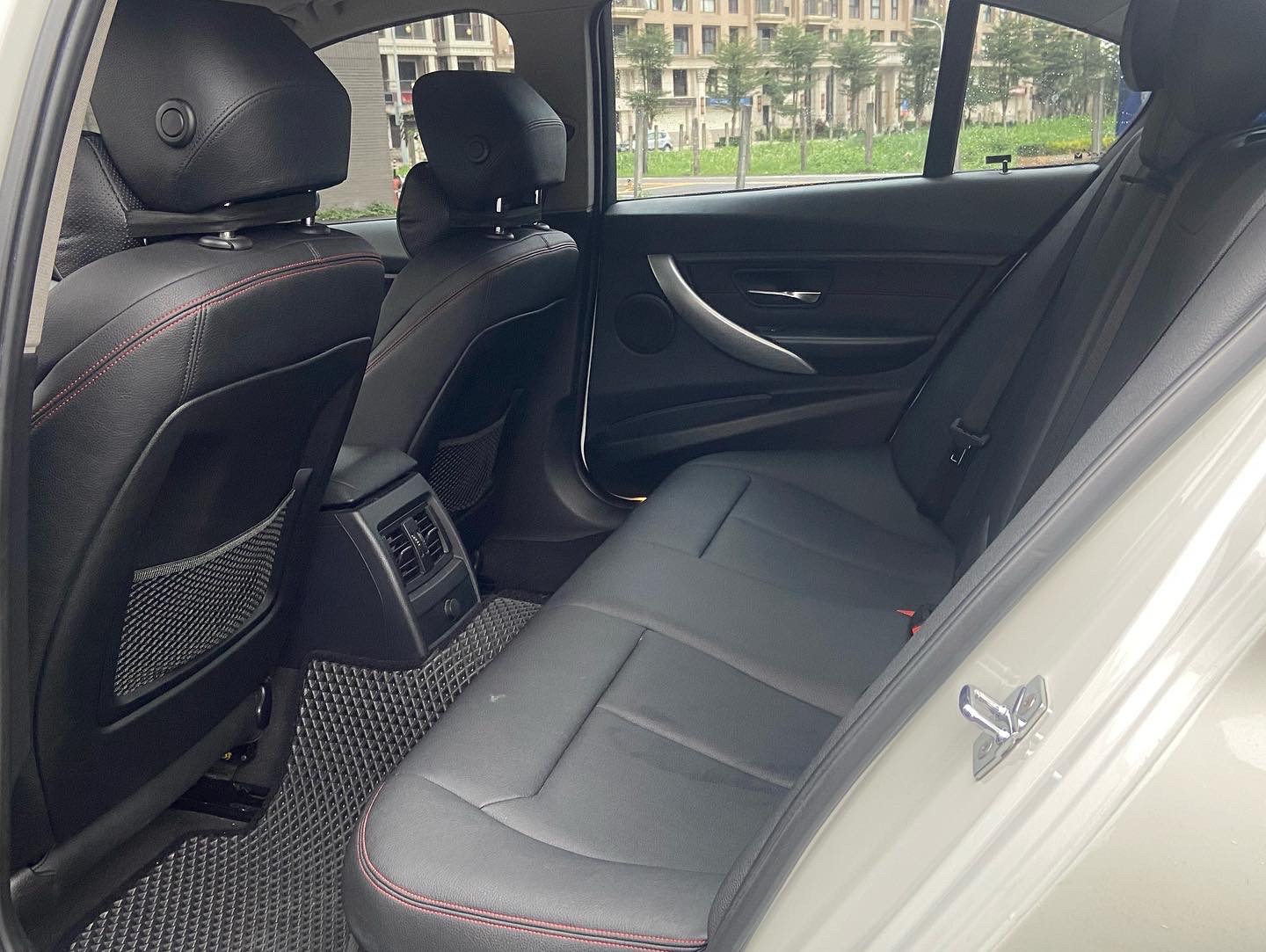 2012 Bmw 320 電話0909068733 同LINE 阿程  第7張相片