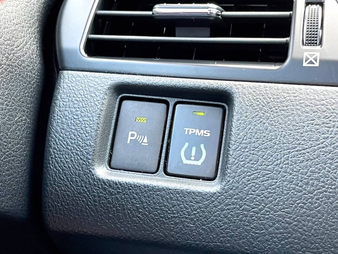 2012 Camry 2.0 電話0909068733 同LINE 阿程  第5張相片