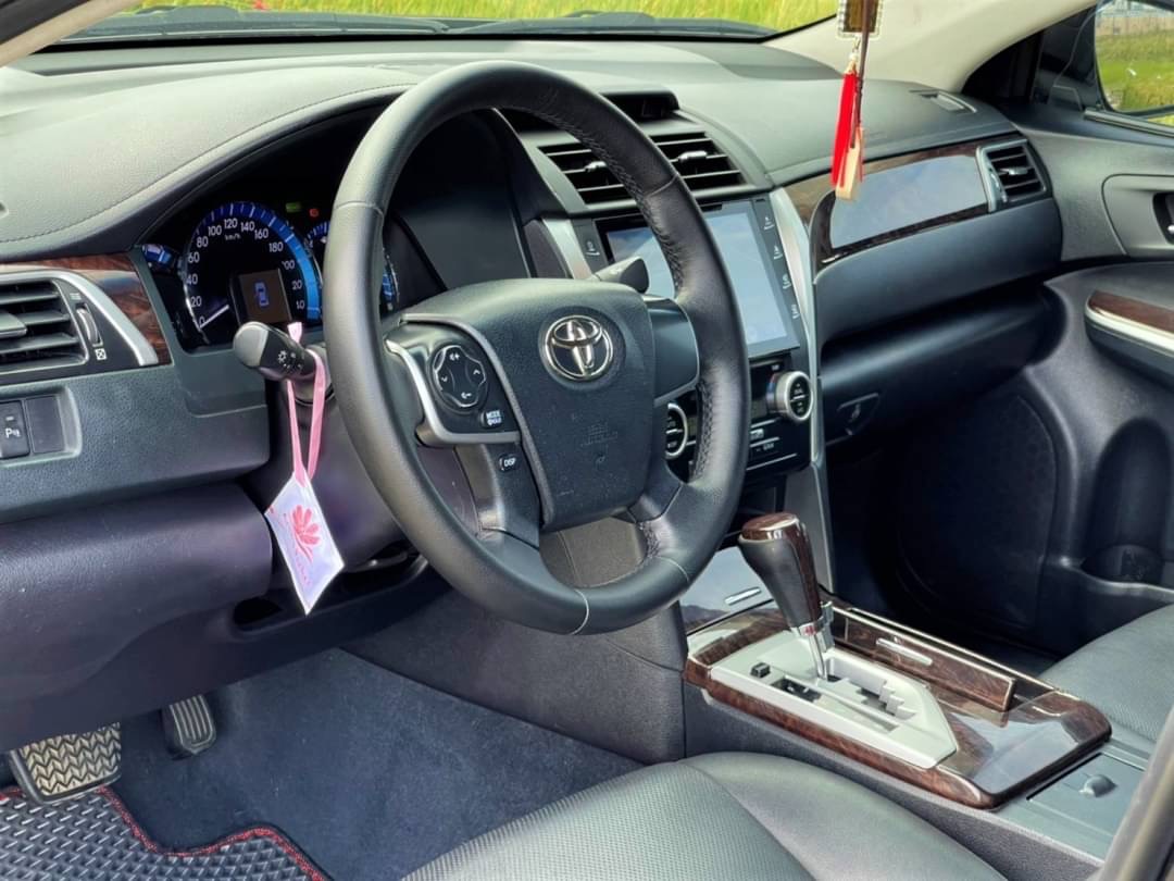 2013 Camry 油電 電話0909068733 同LINE 阿程  第2張相片