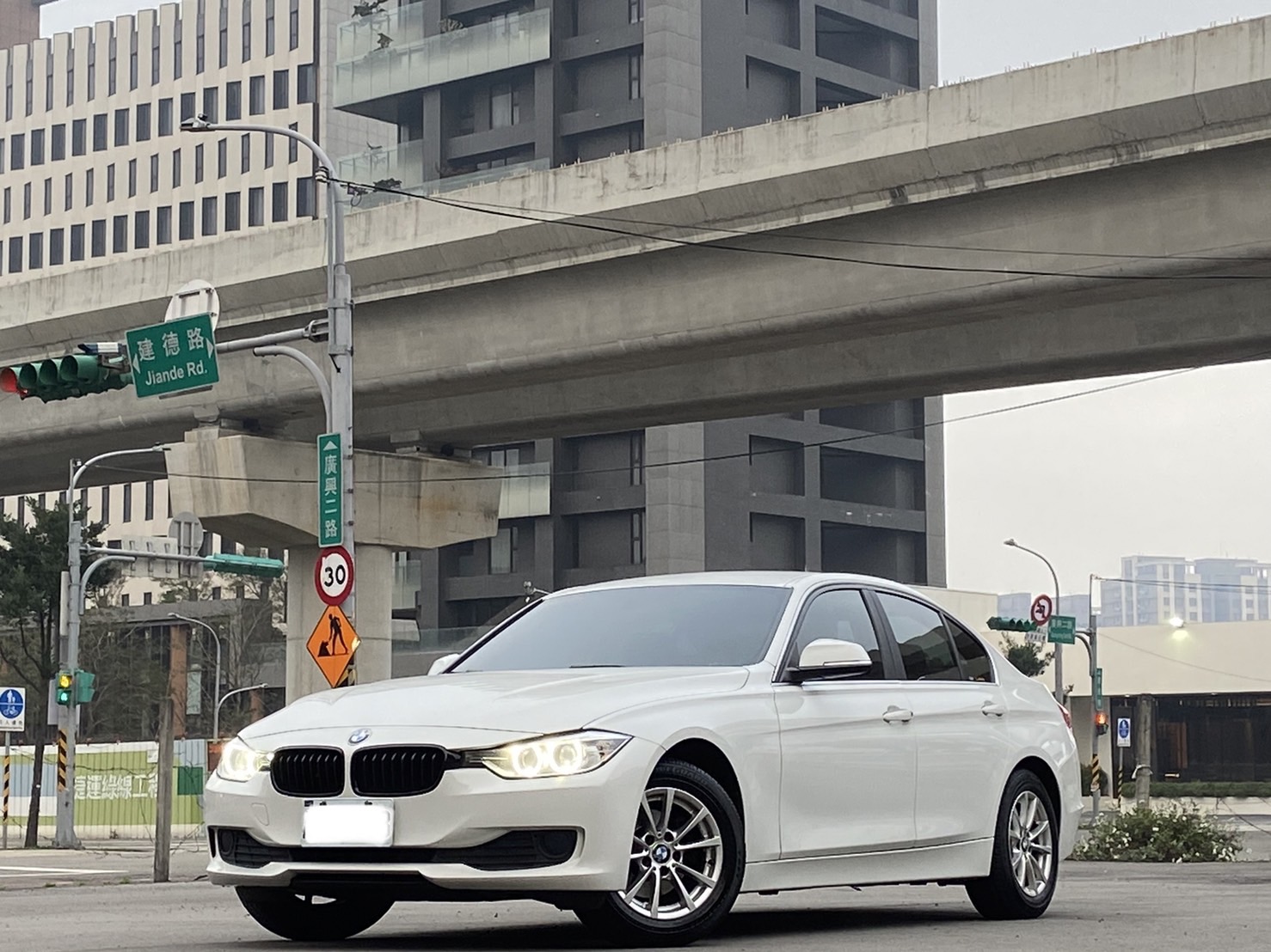 2015 Bmw 316 I 電話0909068733 同LINE 阿程  第1張相片
