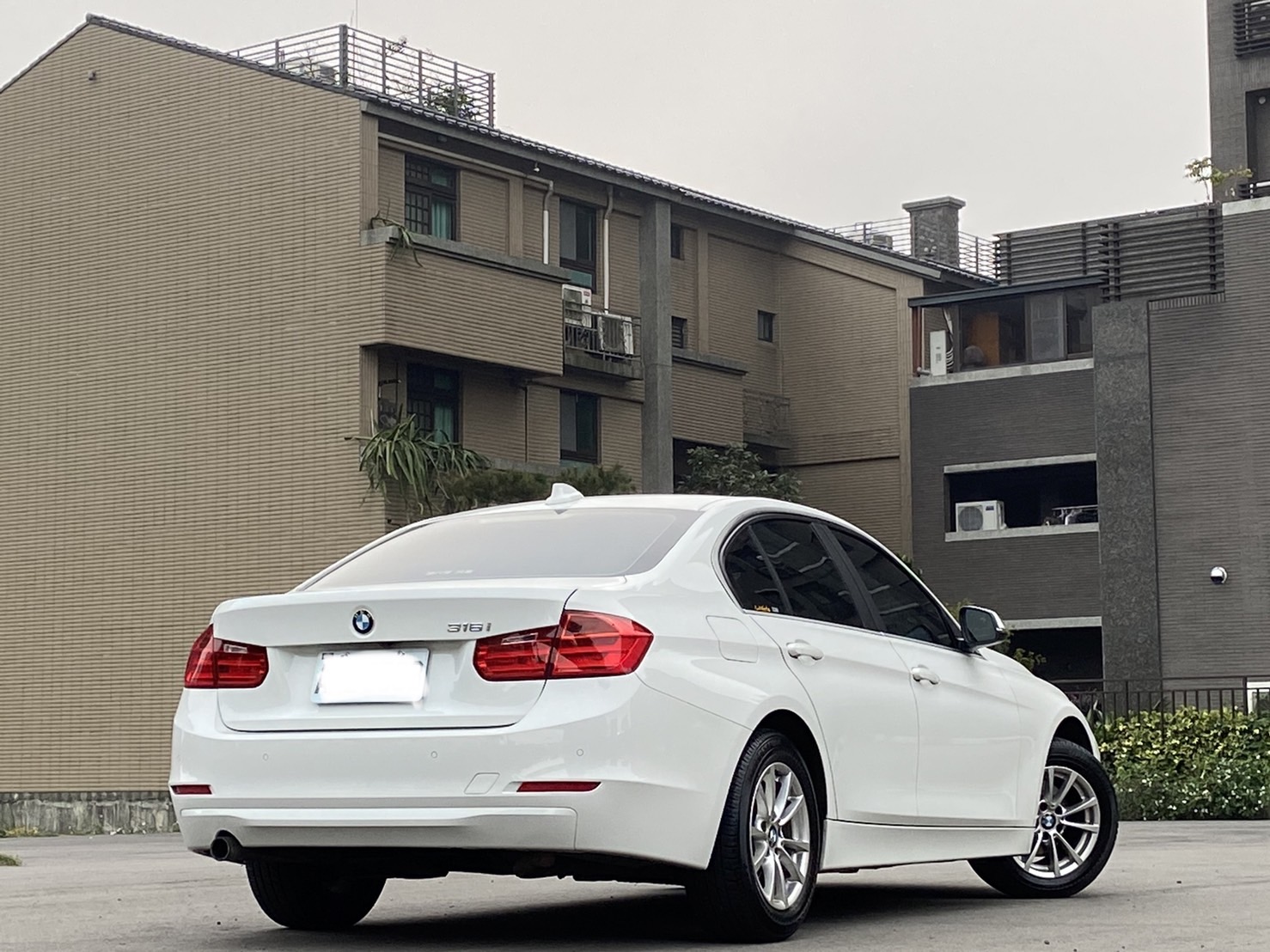 2015 Bmw 316 I 電話0909068733 同LINE 阿程  第2張相片
