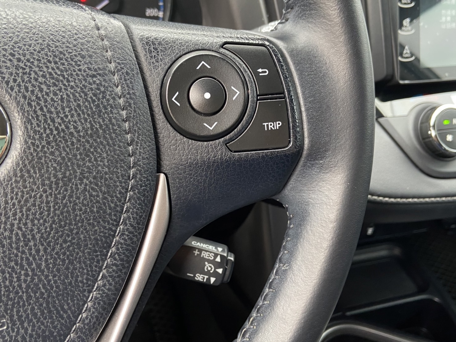 2016 Rav4 2.0 電話0909068733 同LINE 阿程  第5張相片