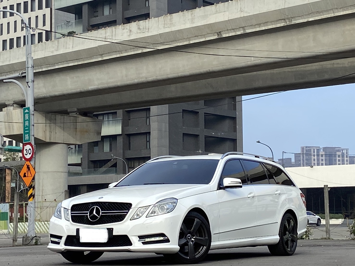 2012 E250 1.8 電話0909068733 同LINE 阿程  第1張相片