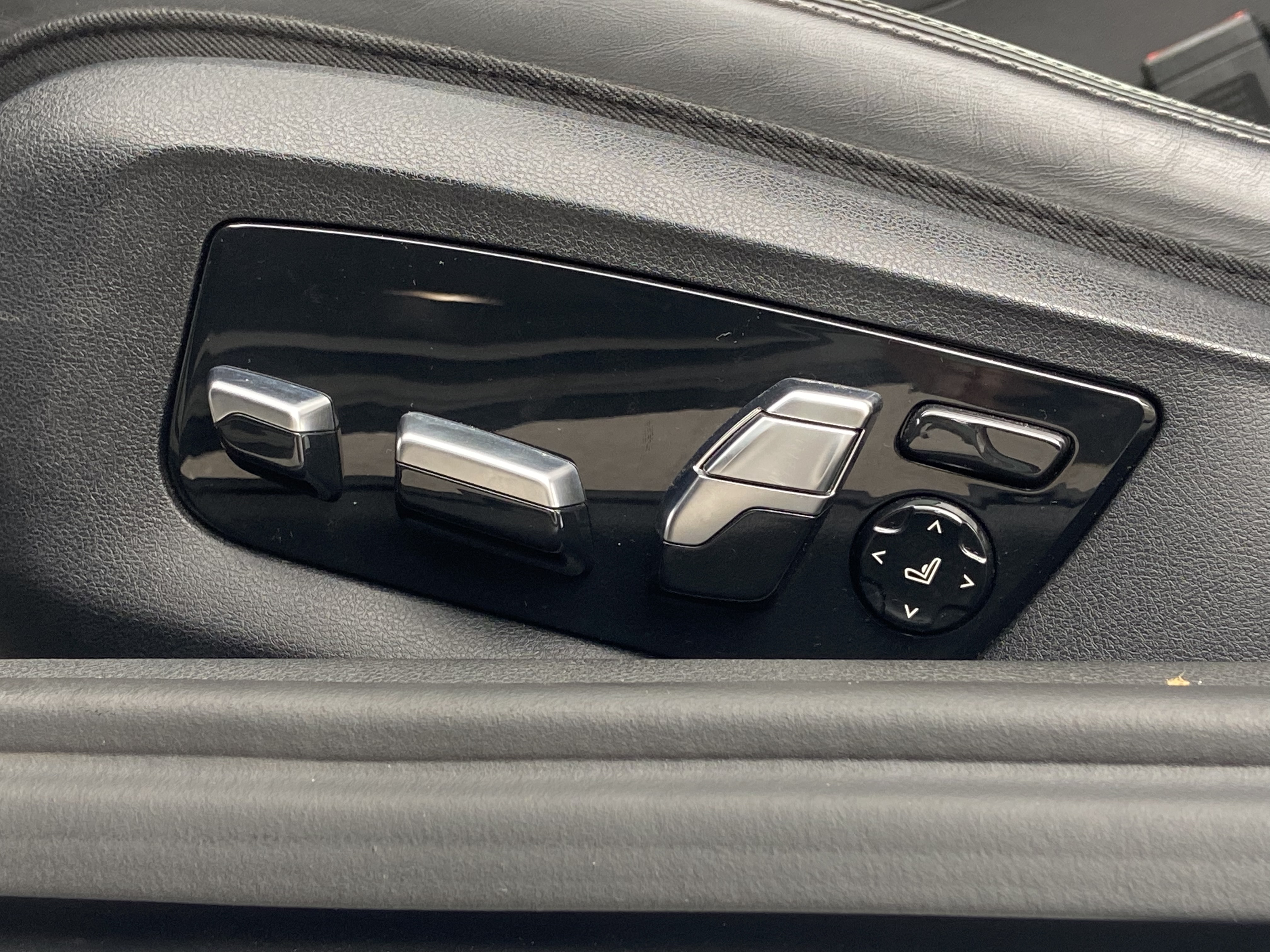 2017 Bmw 540I G30 5AT 電話0909068733 同LINE 阿程  第7張相片
