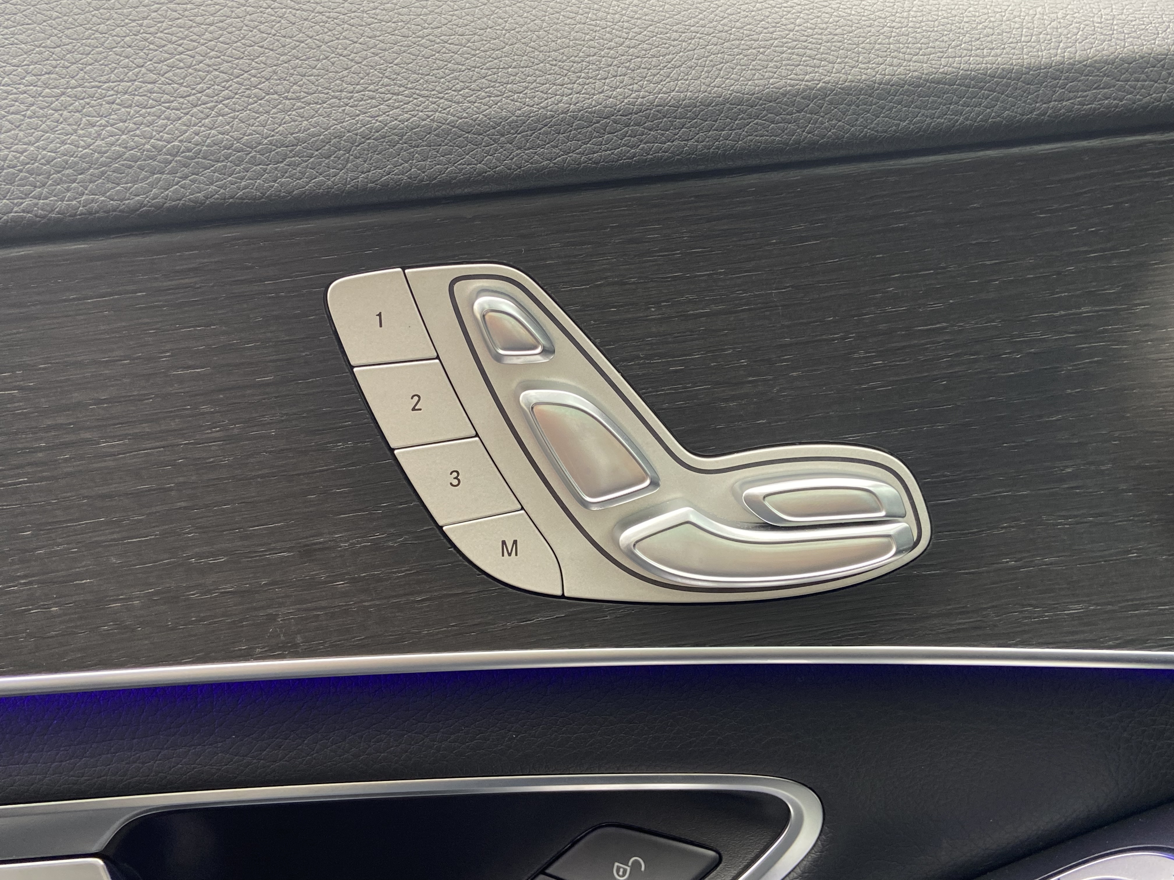 2019 C300 AMG 總代理 23P 電話0909068733 同LINE 阿程  第6張相片