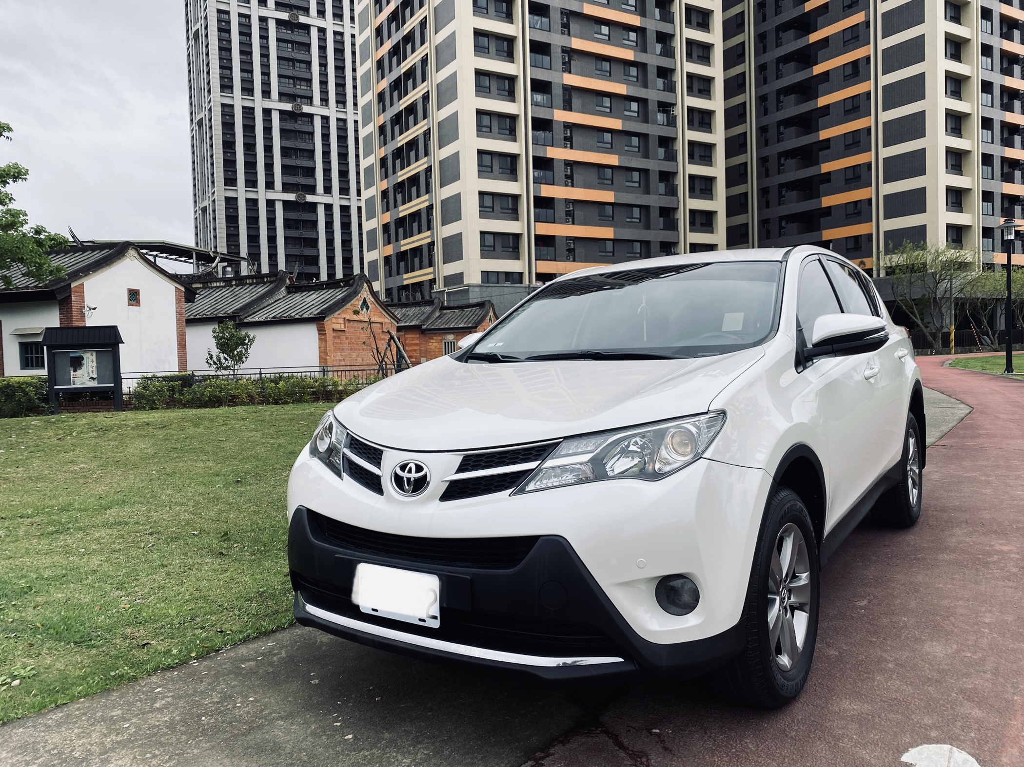 2015 Rav4 2.0 電話0909068733 同LINE 阿程  第1張相片