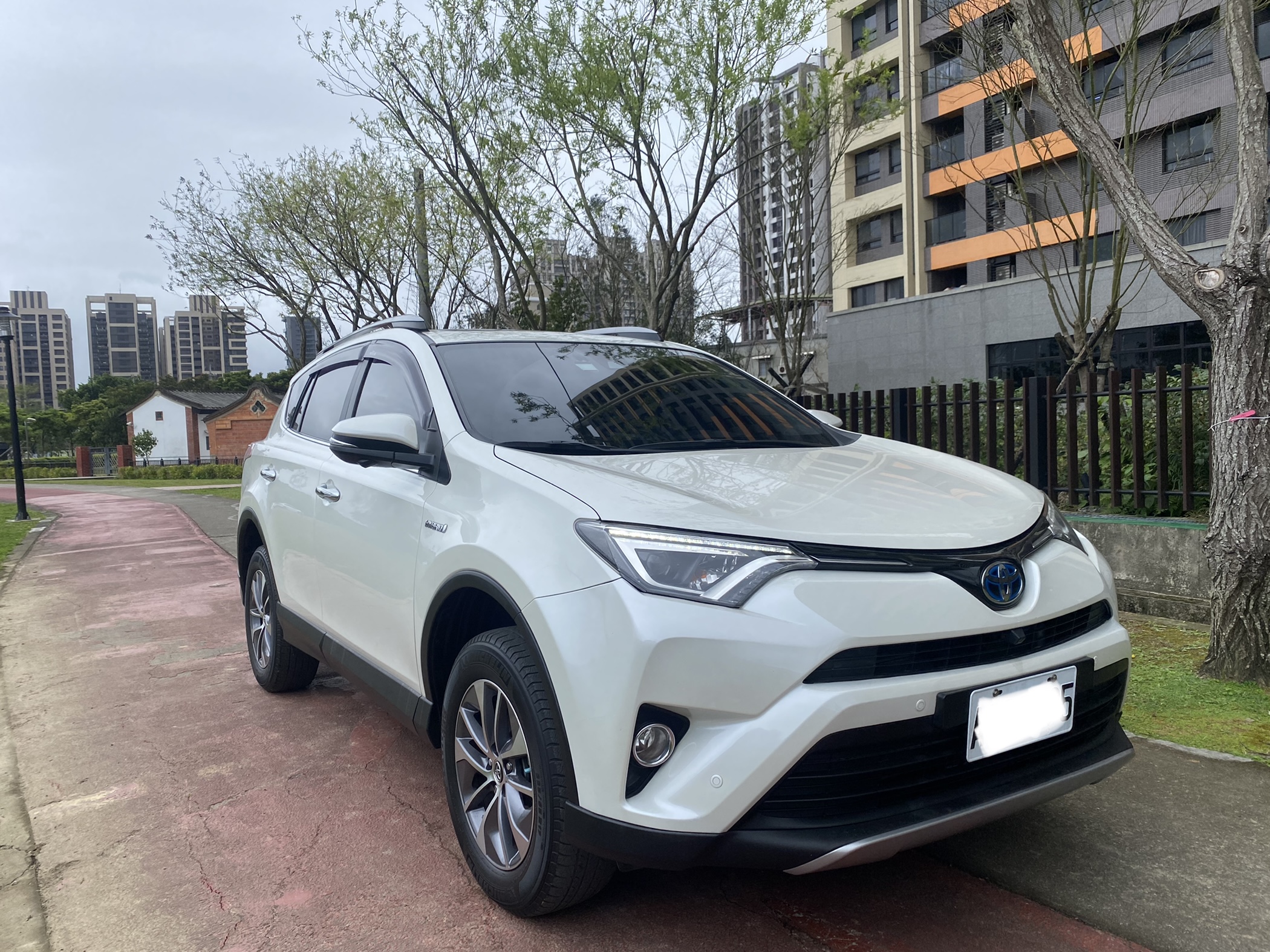 2016 Rav4 2.5 電話0909068733 同LINE 阿程  第1張相片