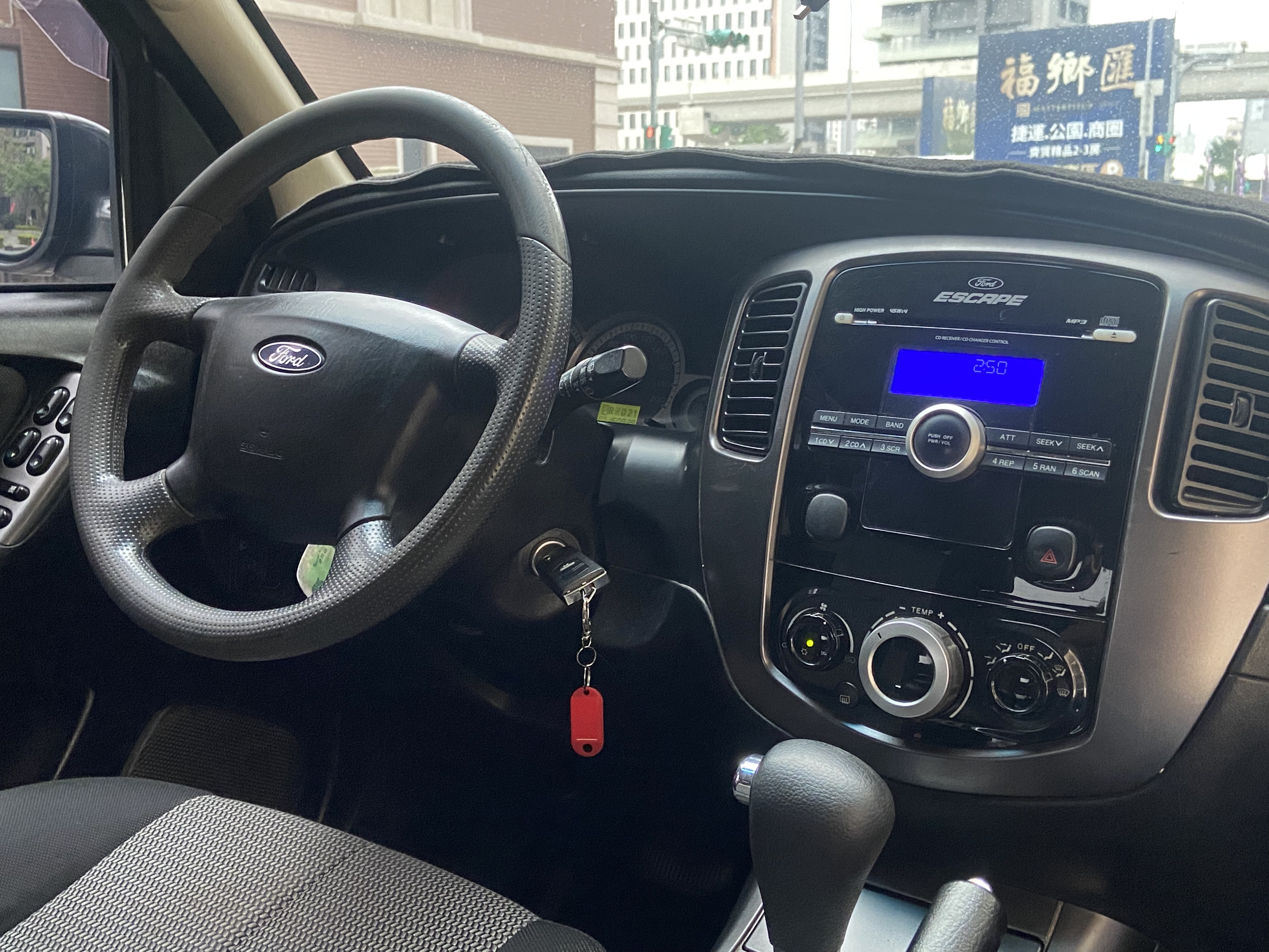 2011 Ford Escape 電話0909068733 同LINE 阿程  第4張相片