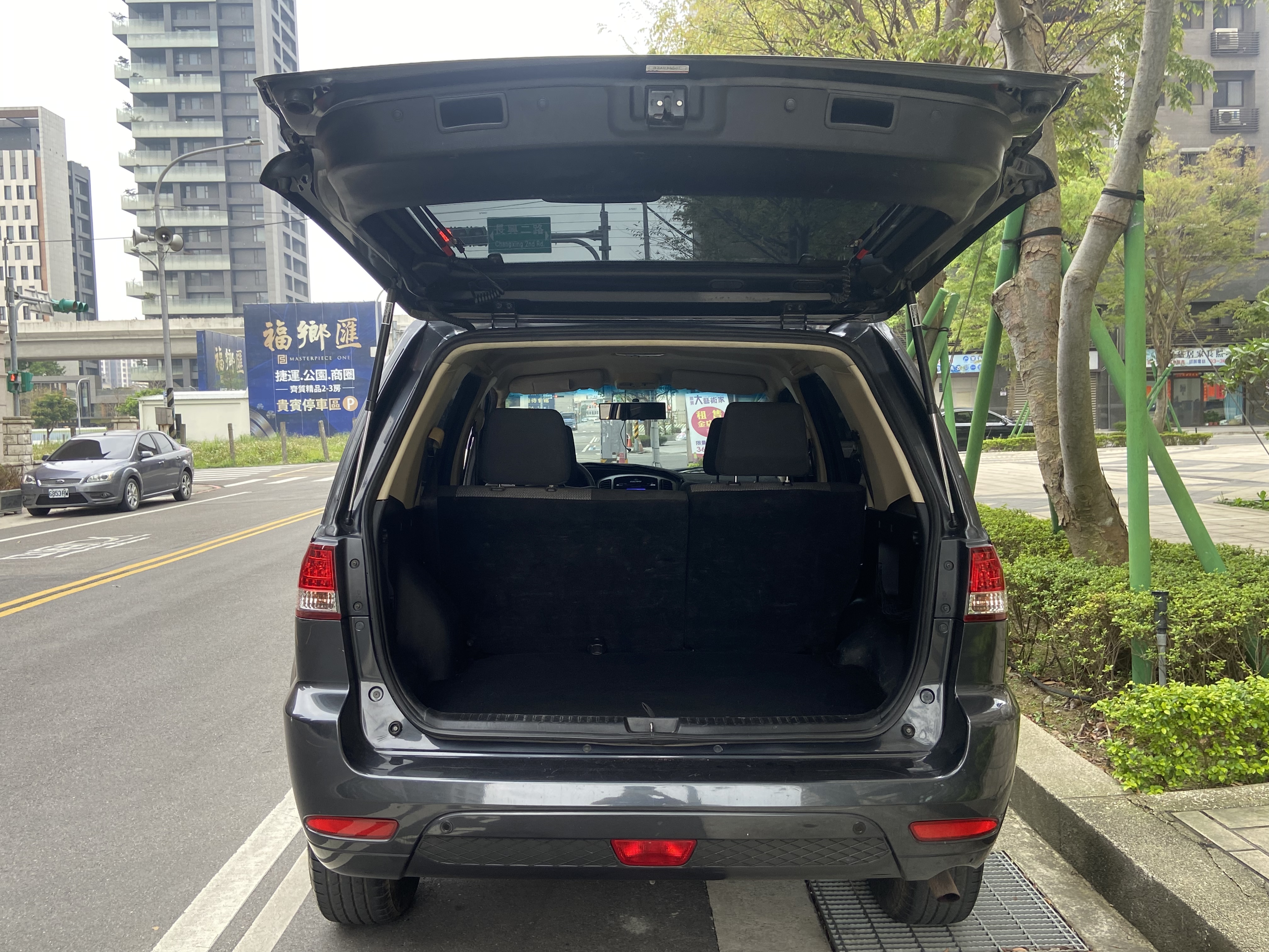 2011 Ford Escape 電話0909068733 同LINE 阿程  第7張相片