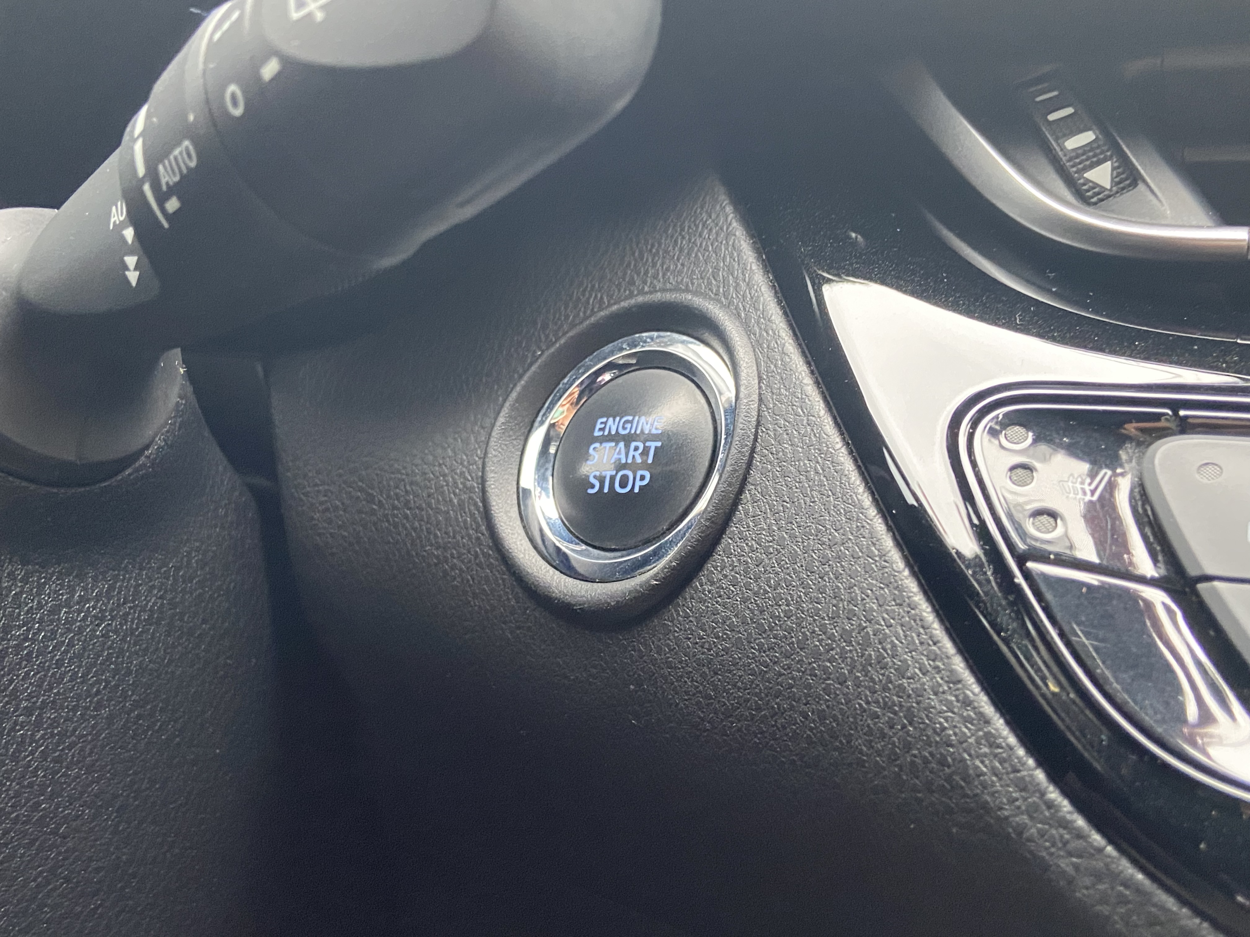 2017 Toyota CHR 電話0909068733 同LINE 阿程  第8張相片
