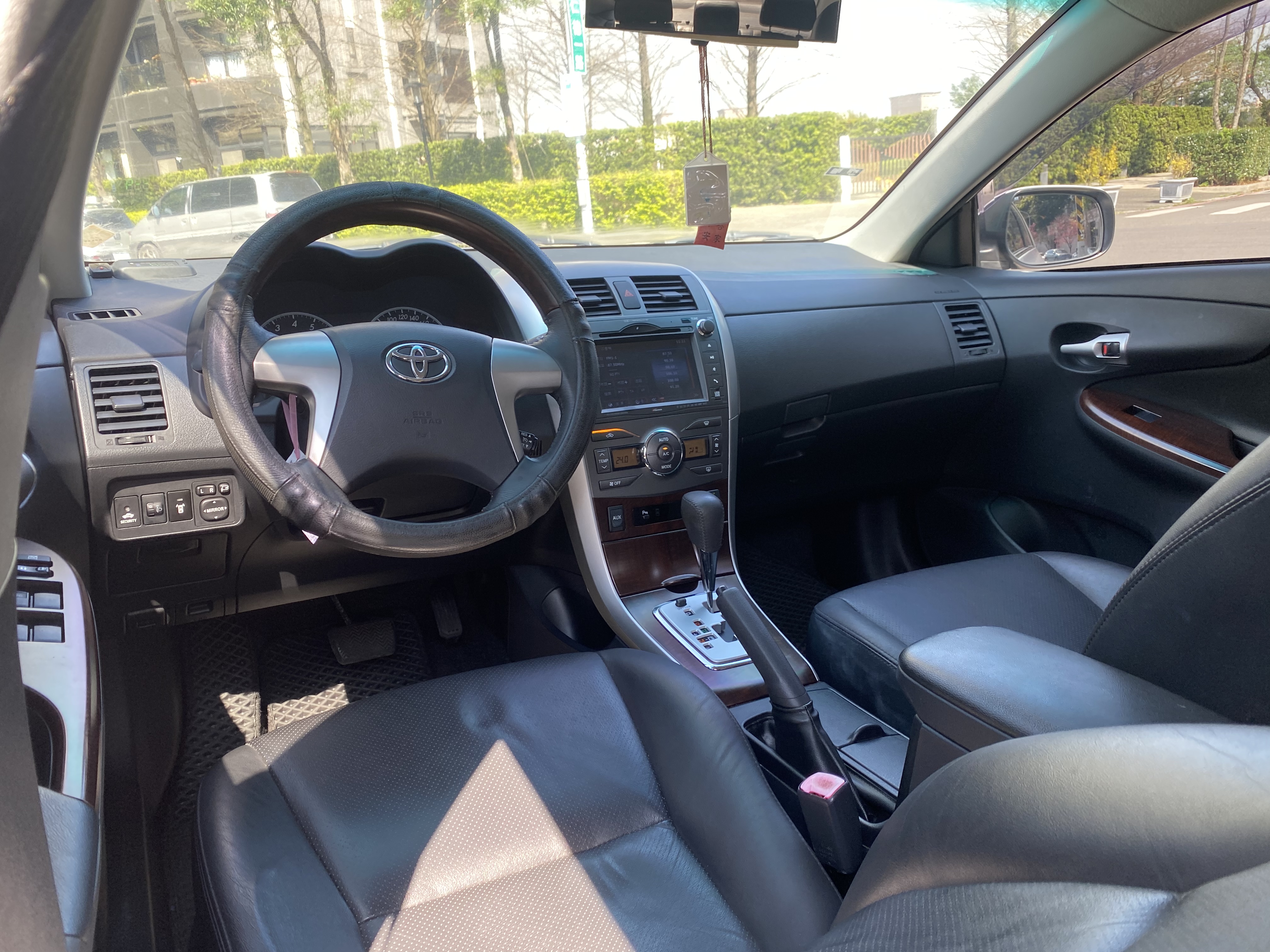 2011 Altis 1.8 電話0909068733 同LINE 阿程  第4張相片