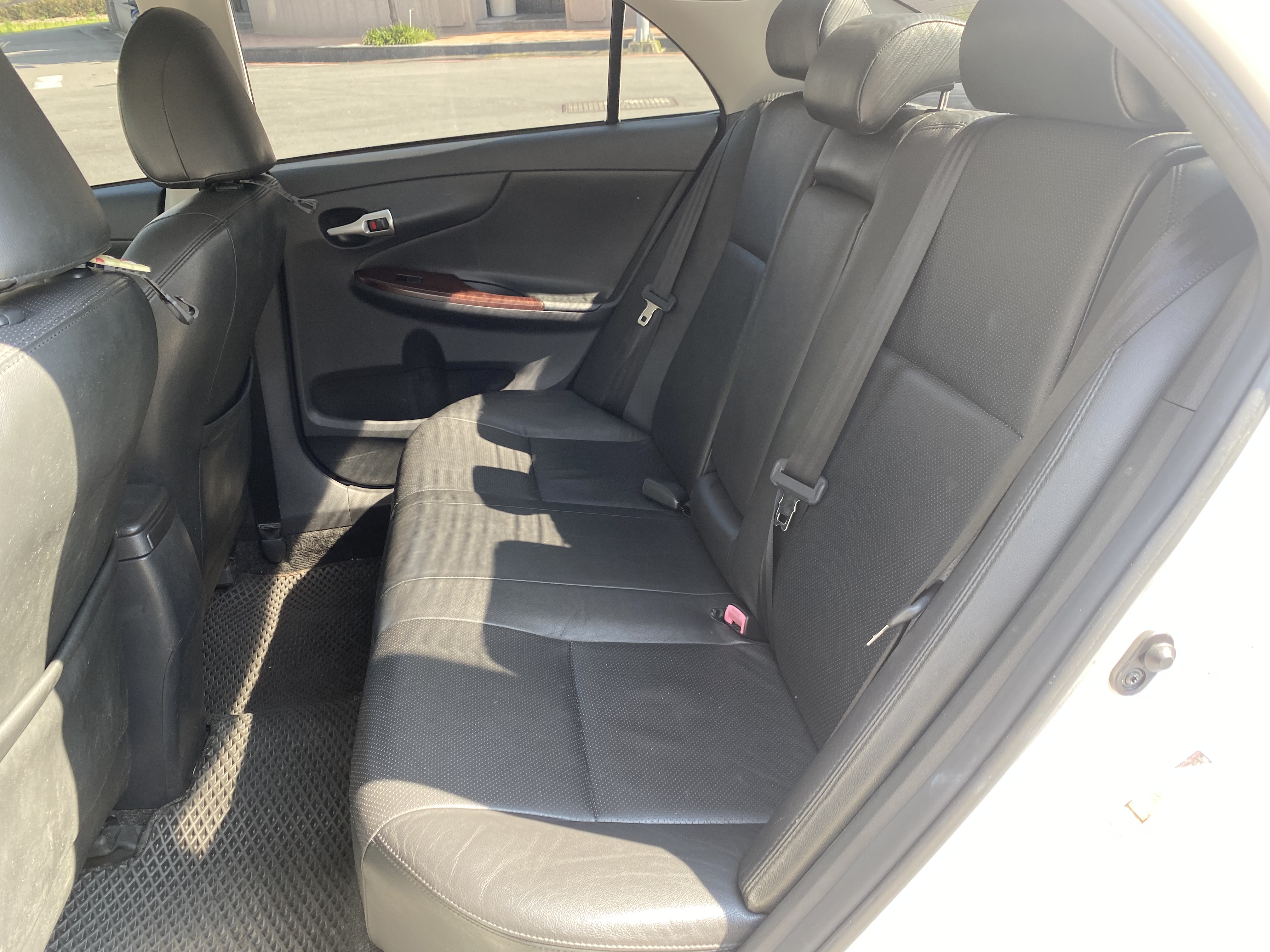 2011 Altis 1.8 電話0909068733 同LINE 阿程  第5張相片