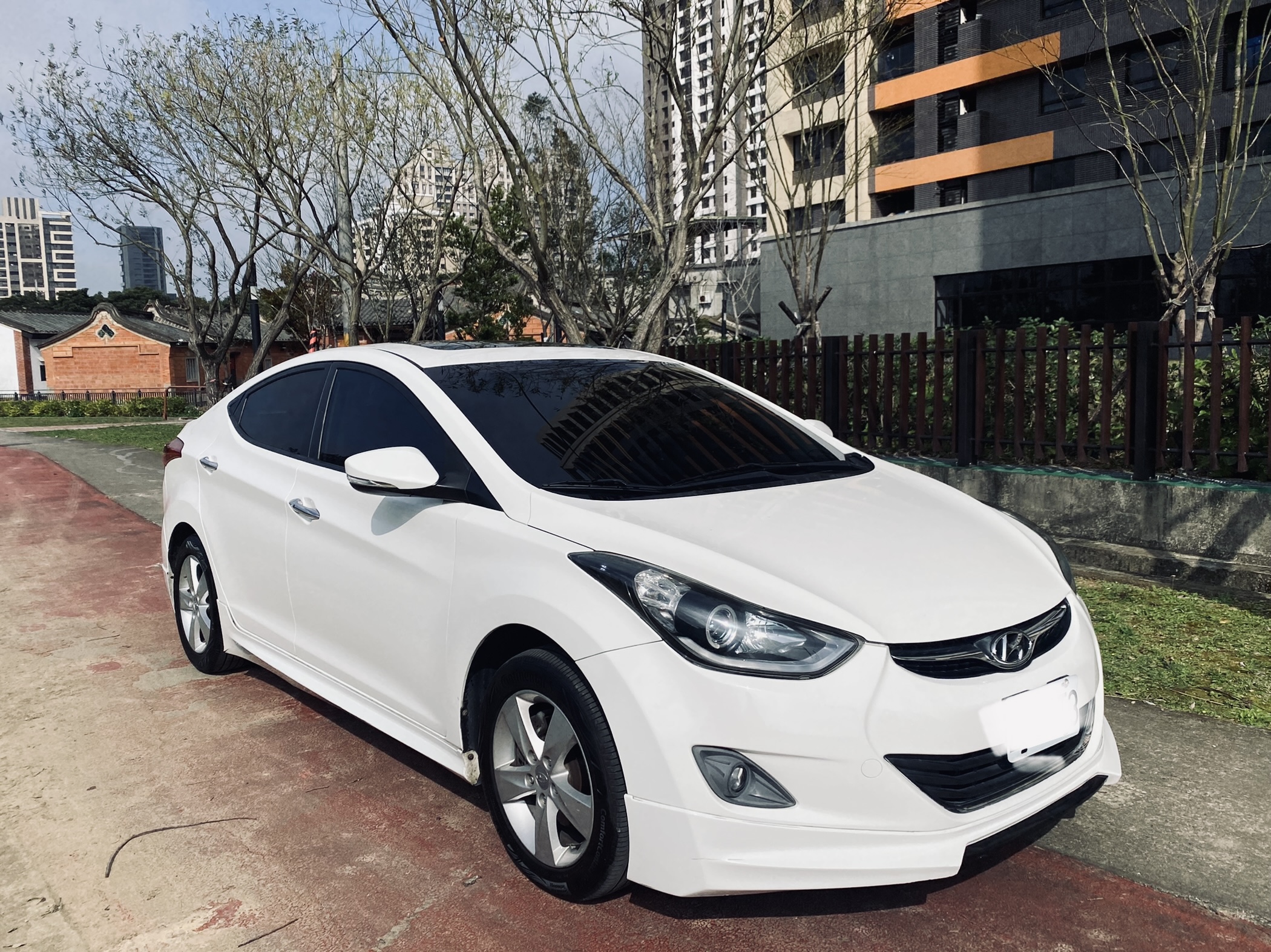 2013 Elantra 1.8 電話0909068733 同LINE 阿程  第1張相片