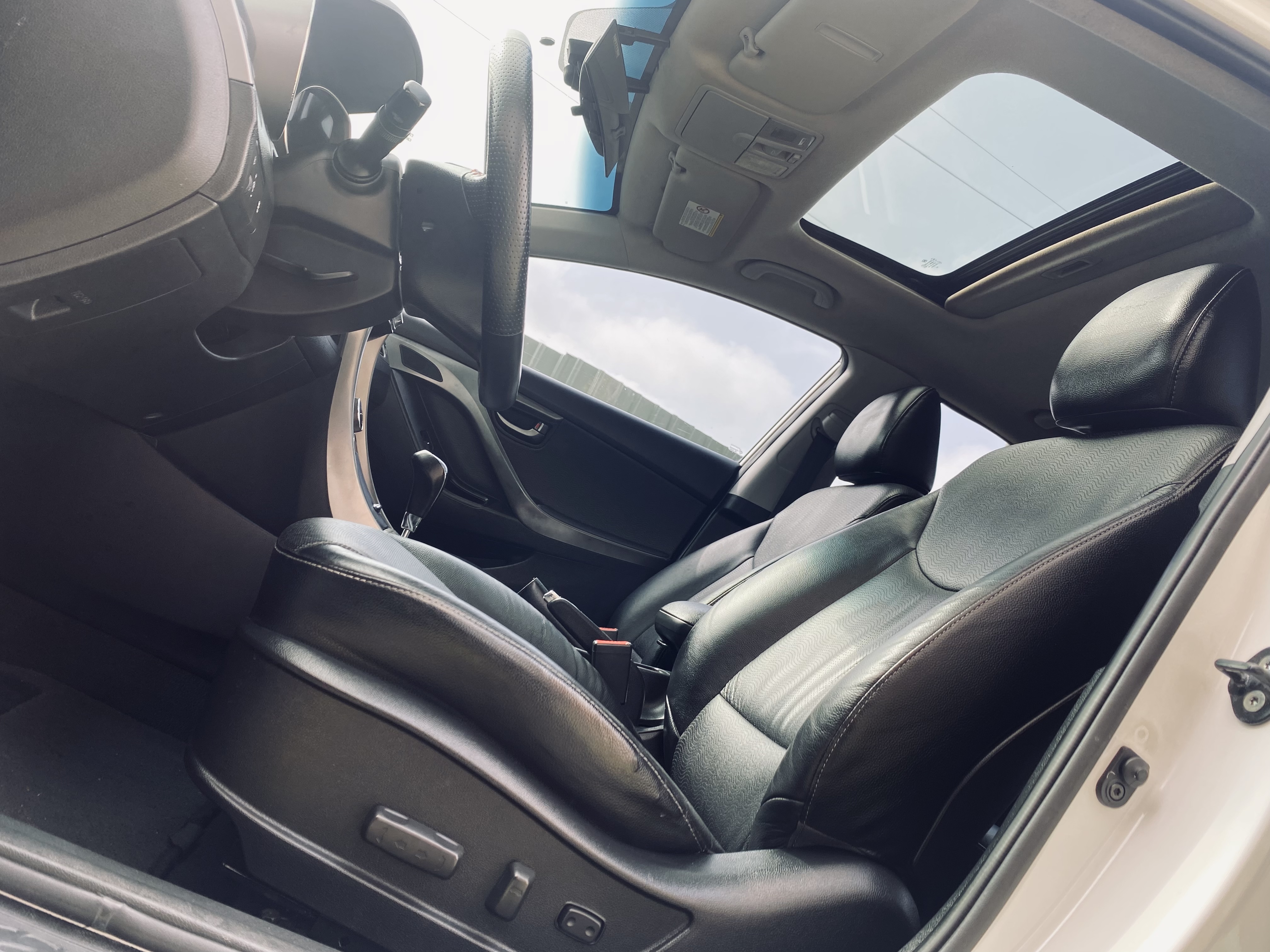 2013 Elantra 1.8 電話0909068733 同LINE 阿程  第7張相片
