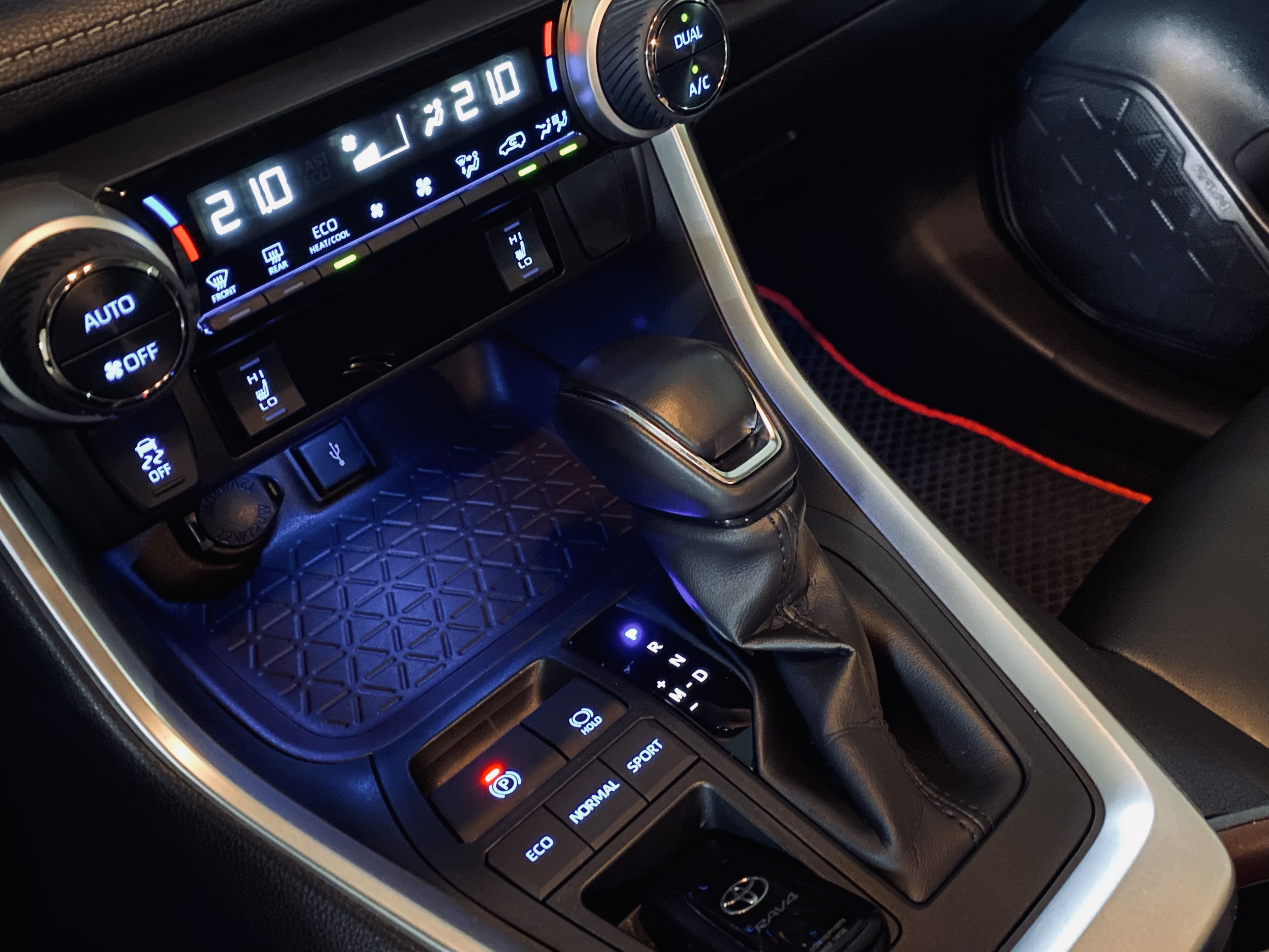 2020 Rav4 2.0 電話0909068733 同LINE 阿程  第10張相片