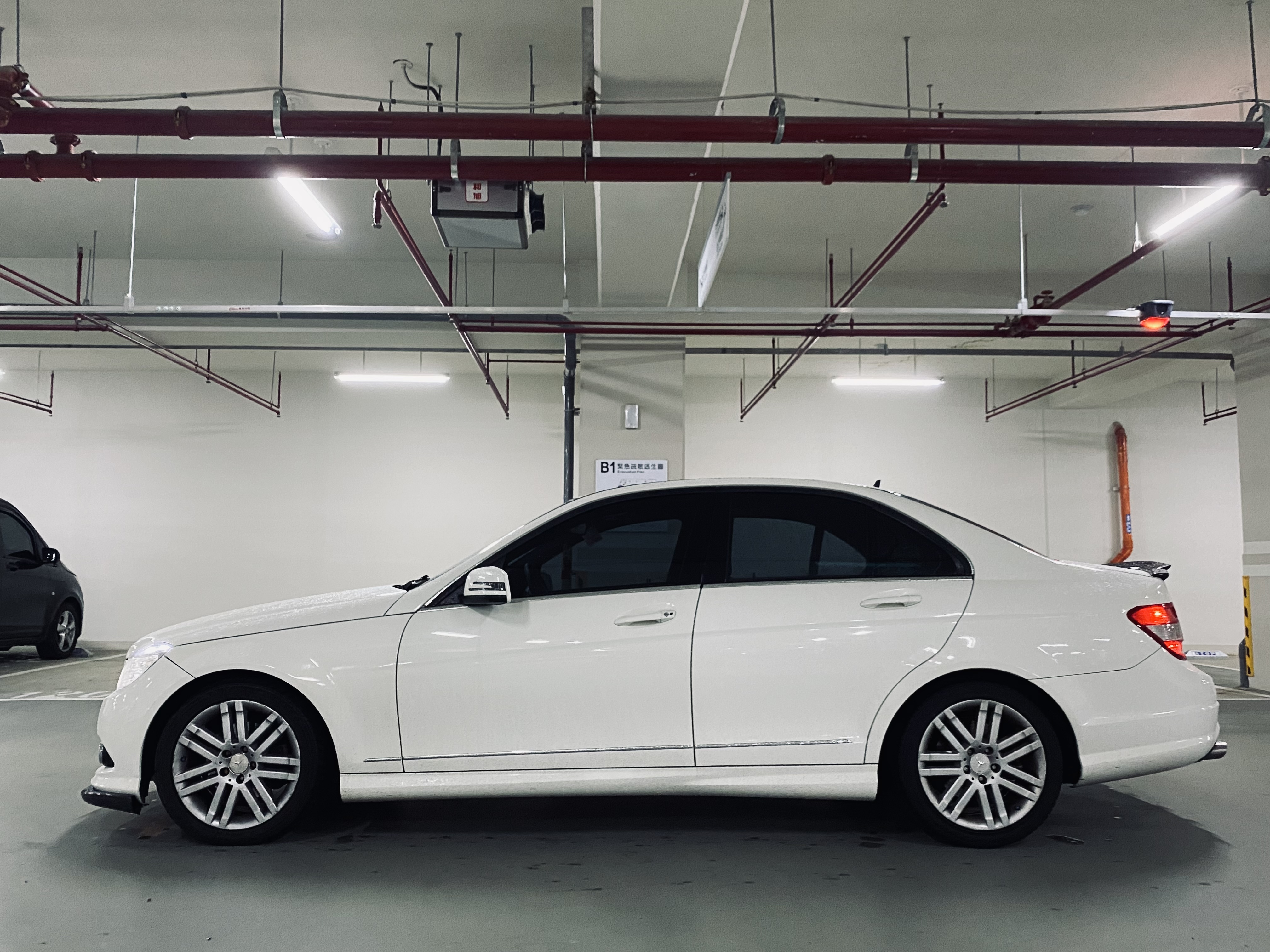 2013 C250 1.8 電話0909068733 同LINE 阿程  第2張相片