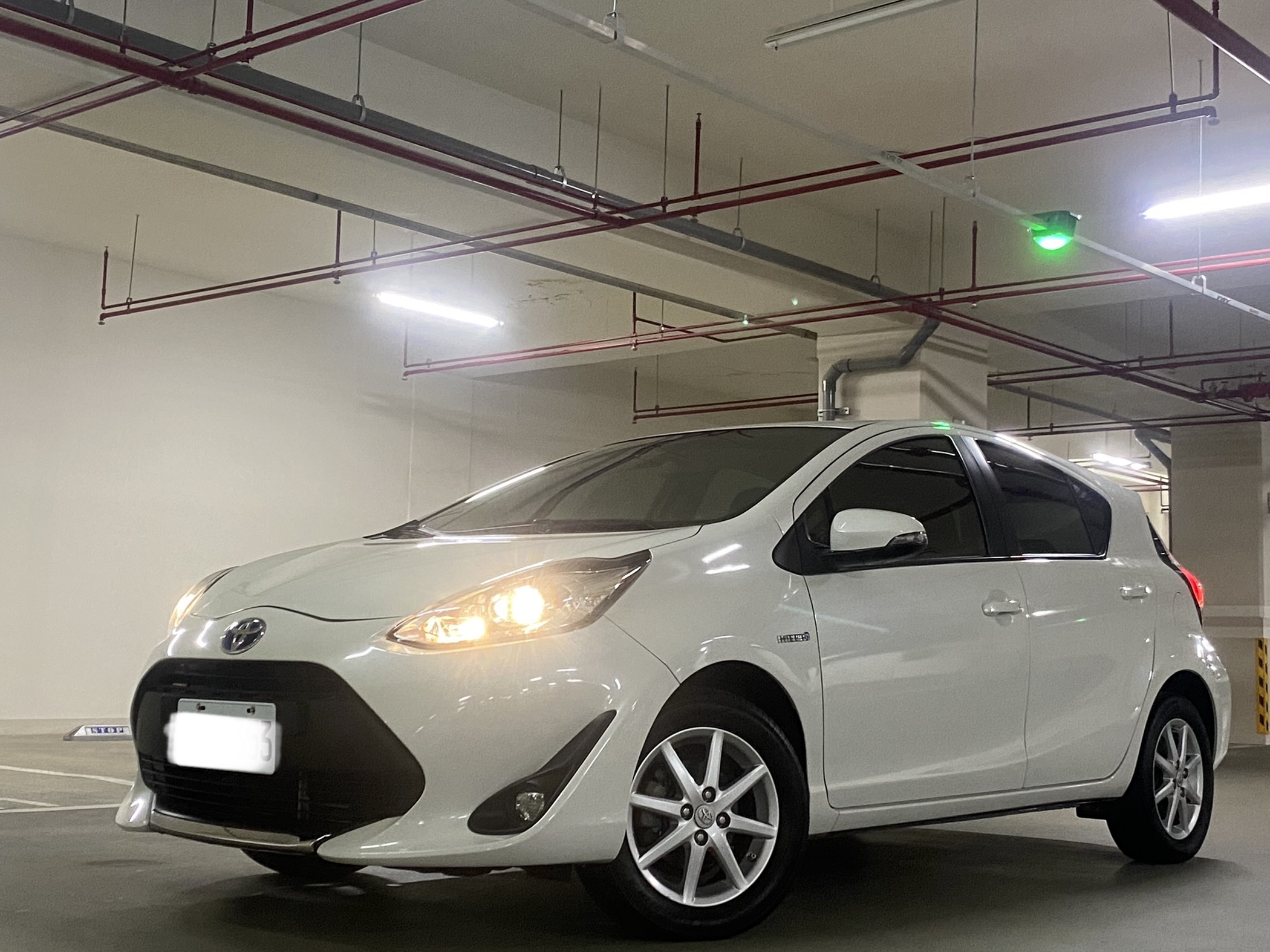 2013 prius c 電話0909068733 同LINE 阿程  第1張相片