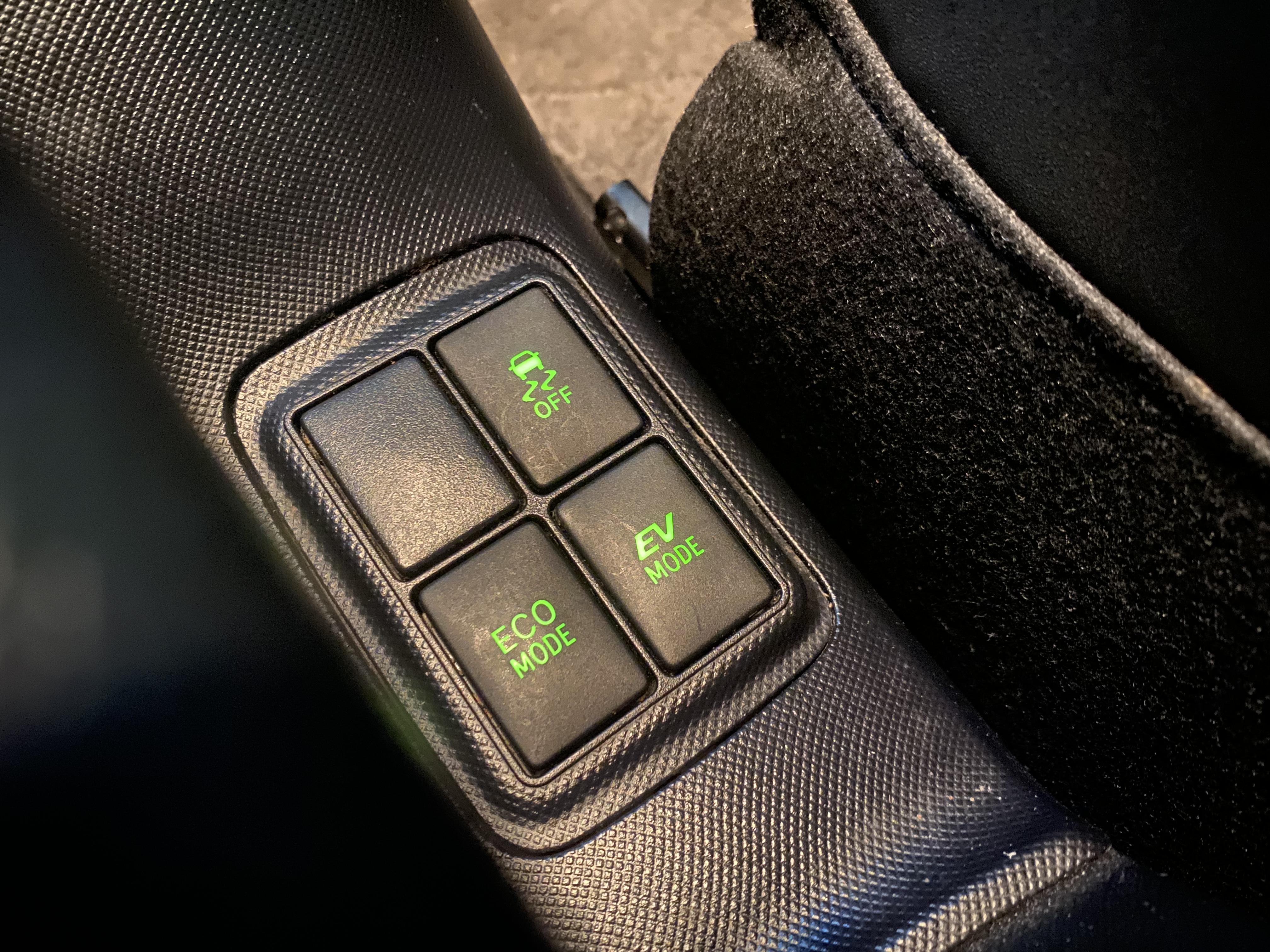 2013 prius c 電話0909068733 同LINE 阿程  第6張相片