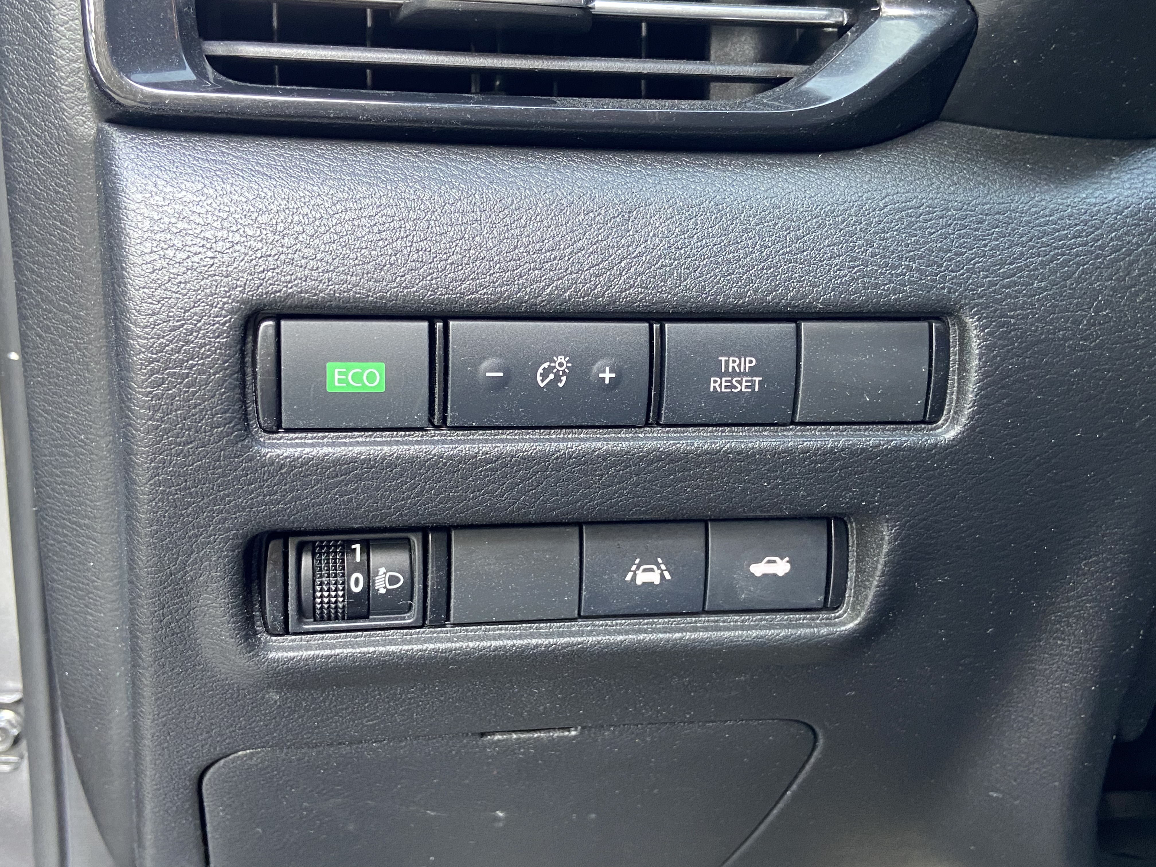 2021 Sentra 1.8 電話0909068733 同LINE 阿程  第6張相片