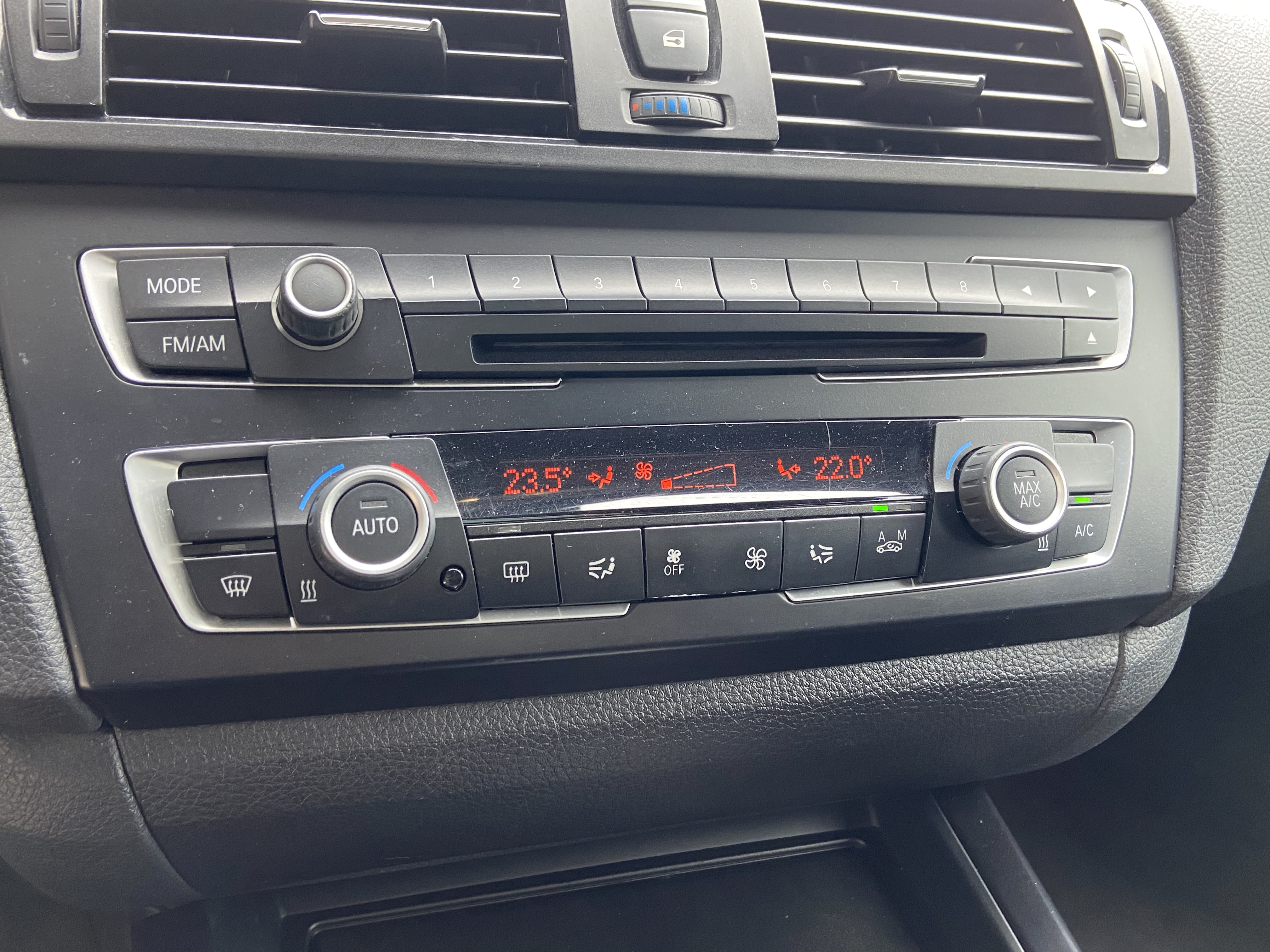2014 Bmw 116 電話0909068733 同LINE 阿程  第7張相片
