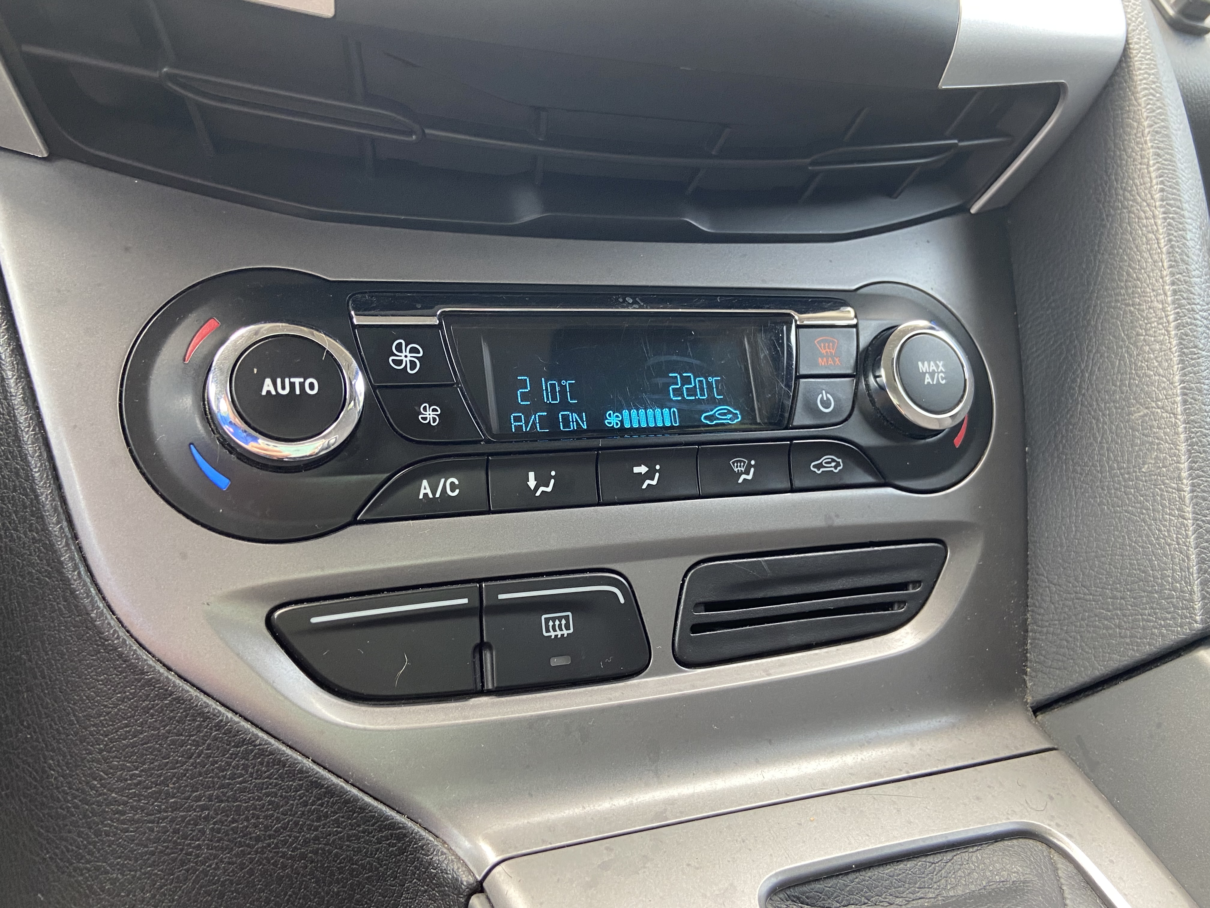 2013 Focus 1.6 電話0909068733 同LINE 阿程  第9張相片