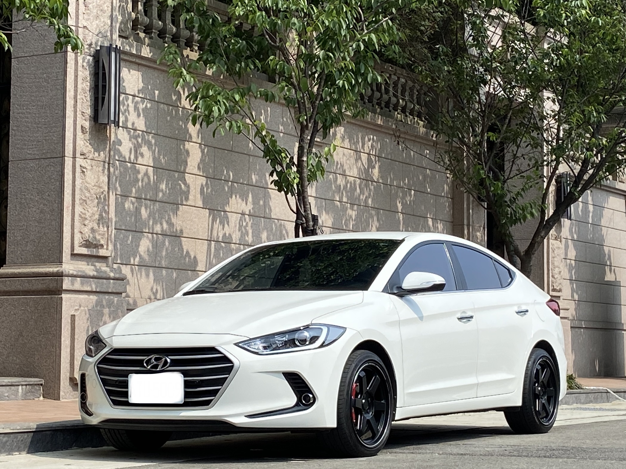 2017 Elantra 1.6 柴油 電話0909068733 同LINE 阿程  第1張相片