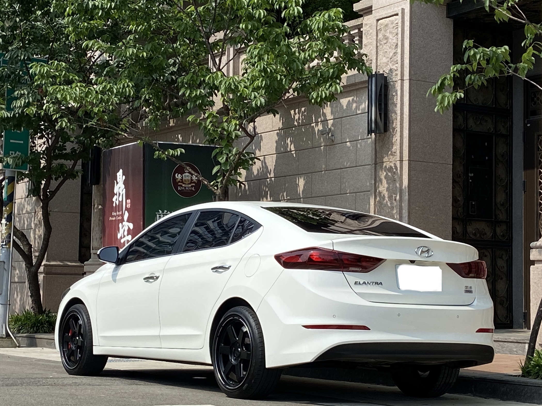 2017 Elantra 1.6 柴油 電話0909068733 同LINE 阿程  第2張相片