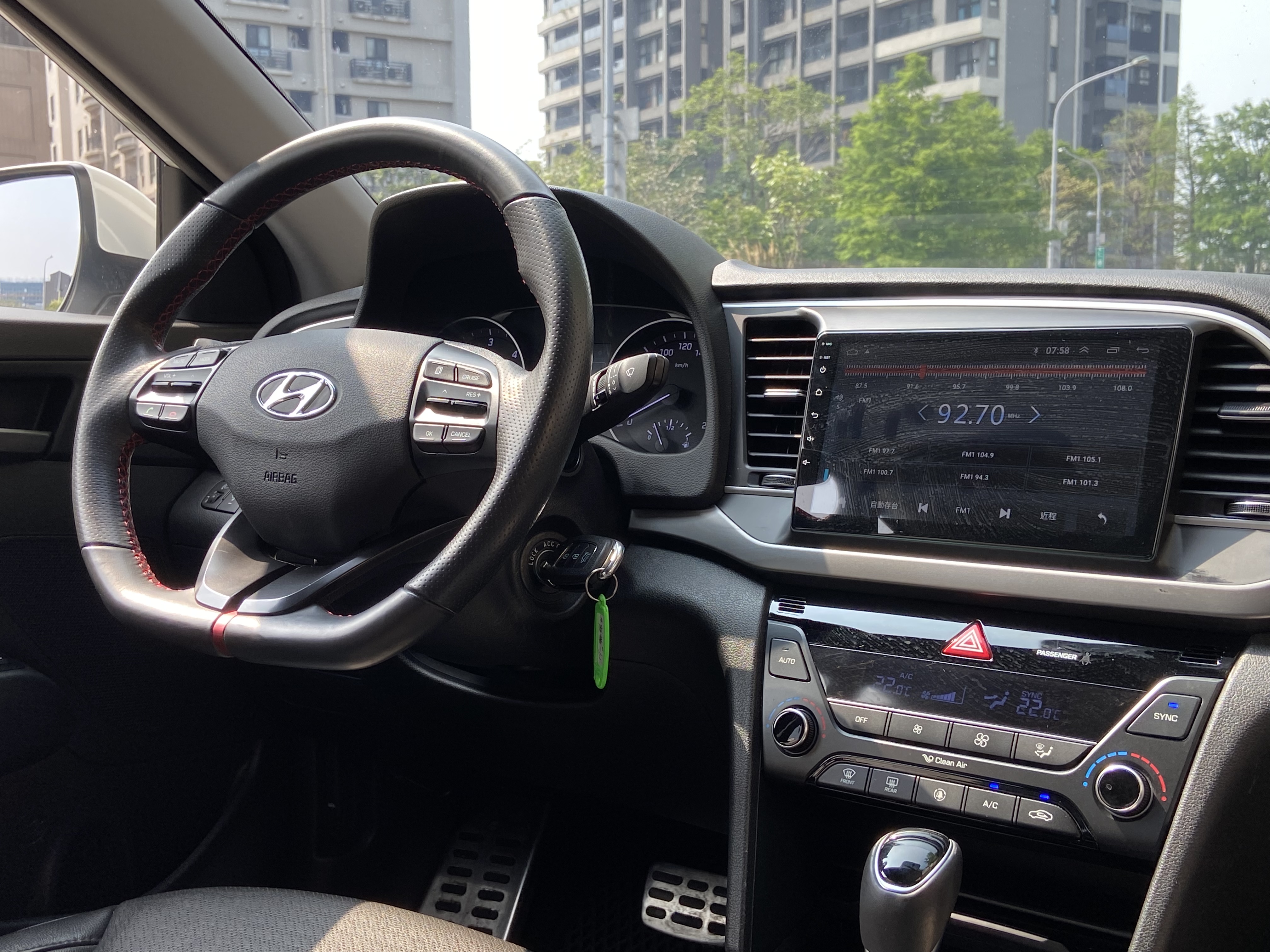 2017 Elantra 1.6 柴油 電話0909068733 同LINE 阿程  第4張相片