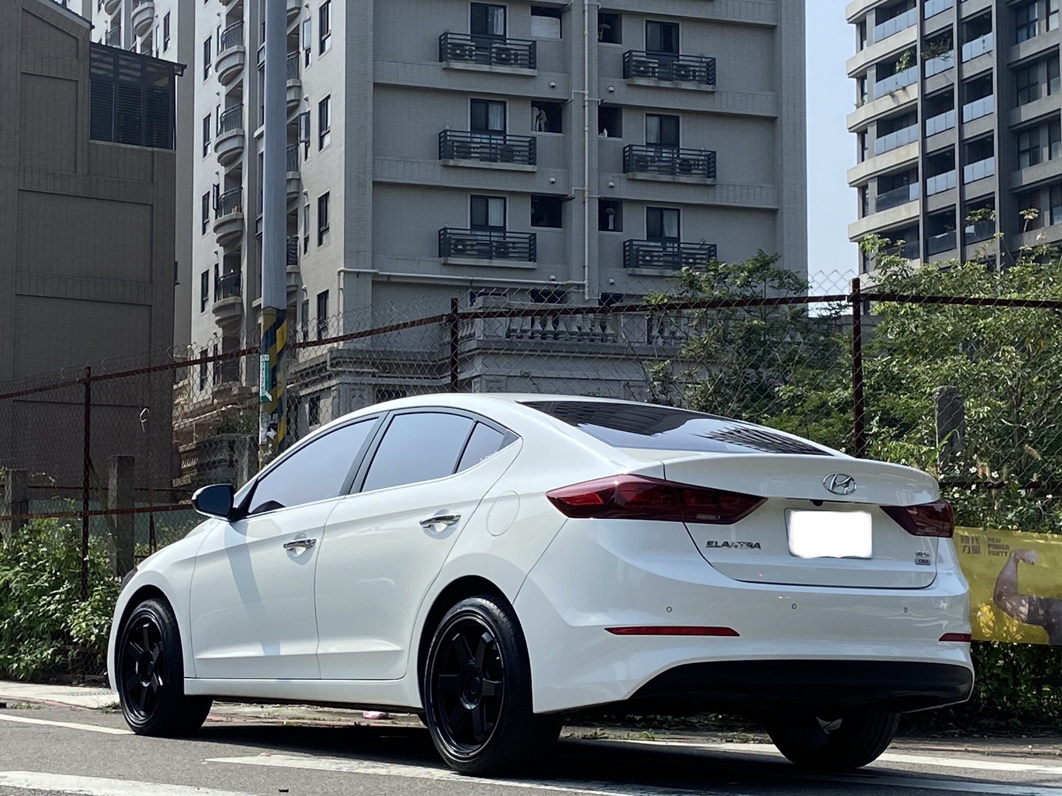2017 Elantra 1.6 電話0909068733 同LINE 阿程  第2張相片