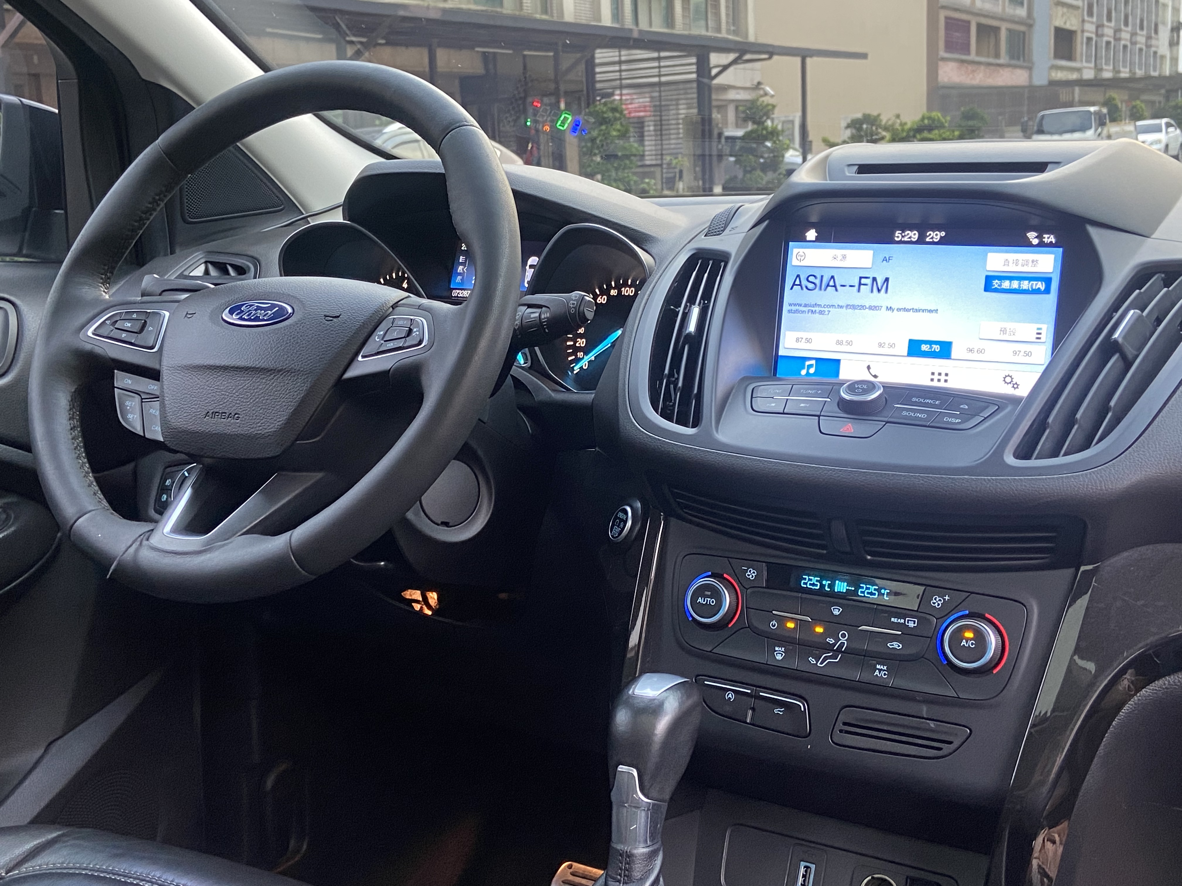 2017 Kuga 1.5 旗艦 電話0909068733 同LINE 阿程  第4張相片