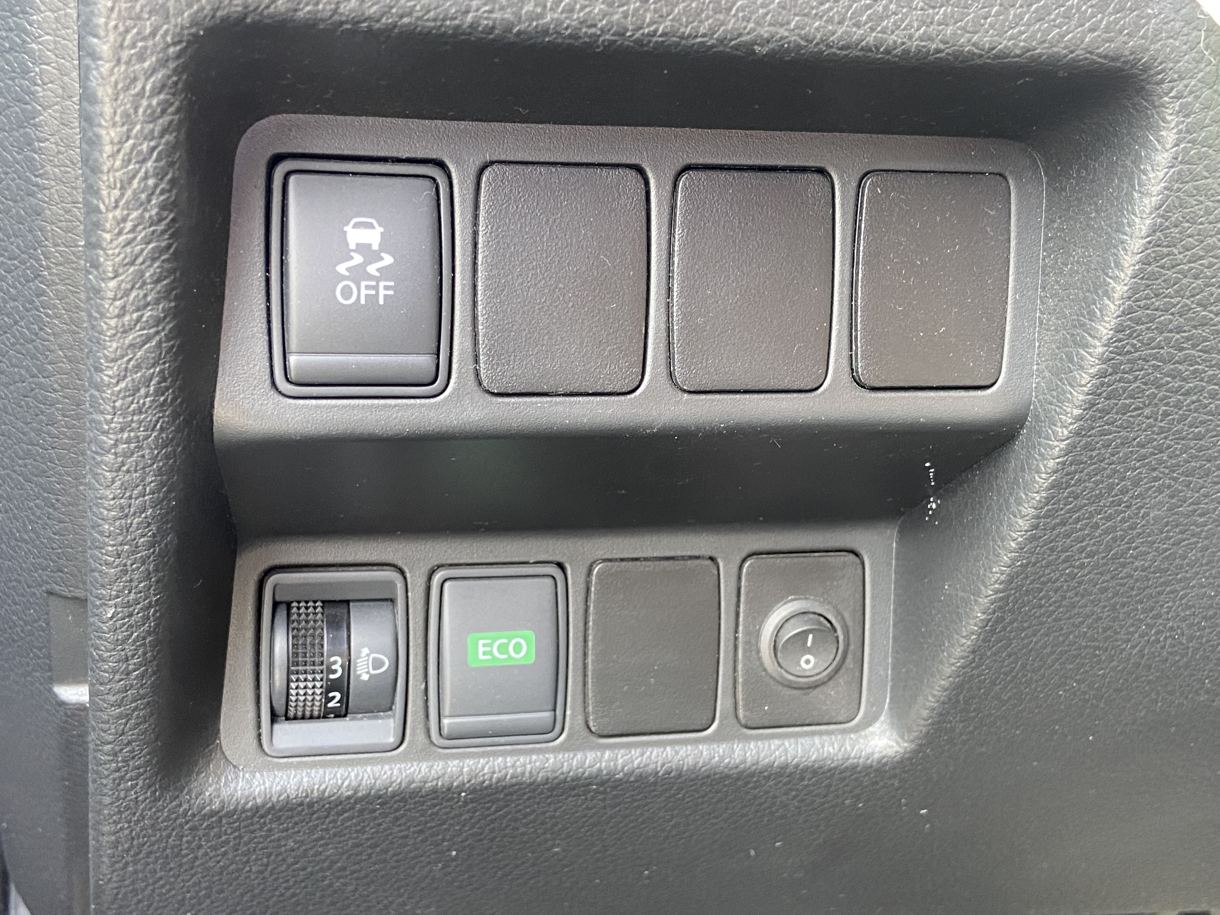2015 X-trail 2.0 電話0909068733 同LINE 阿程  第6張相片
