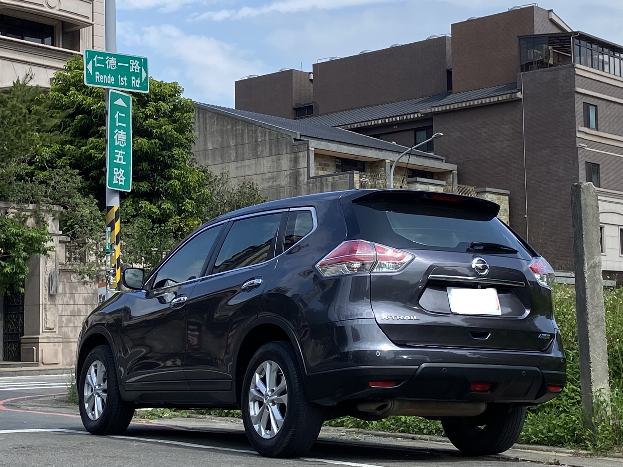 2015 X-trail 2.0 電話0909068733 同LINE 阿程  第2張相片