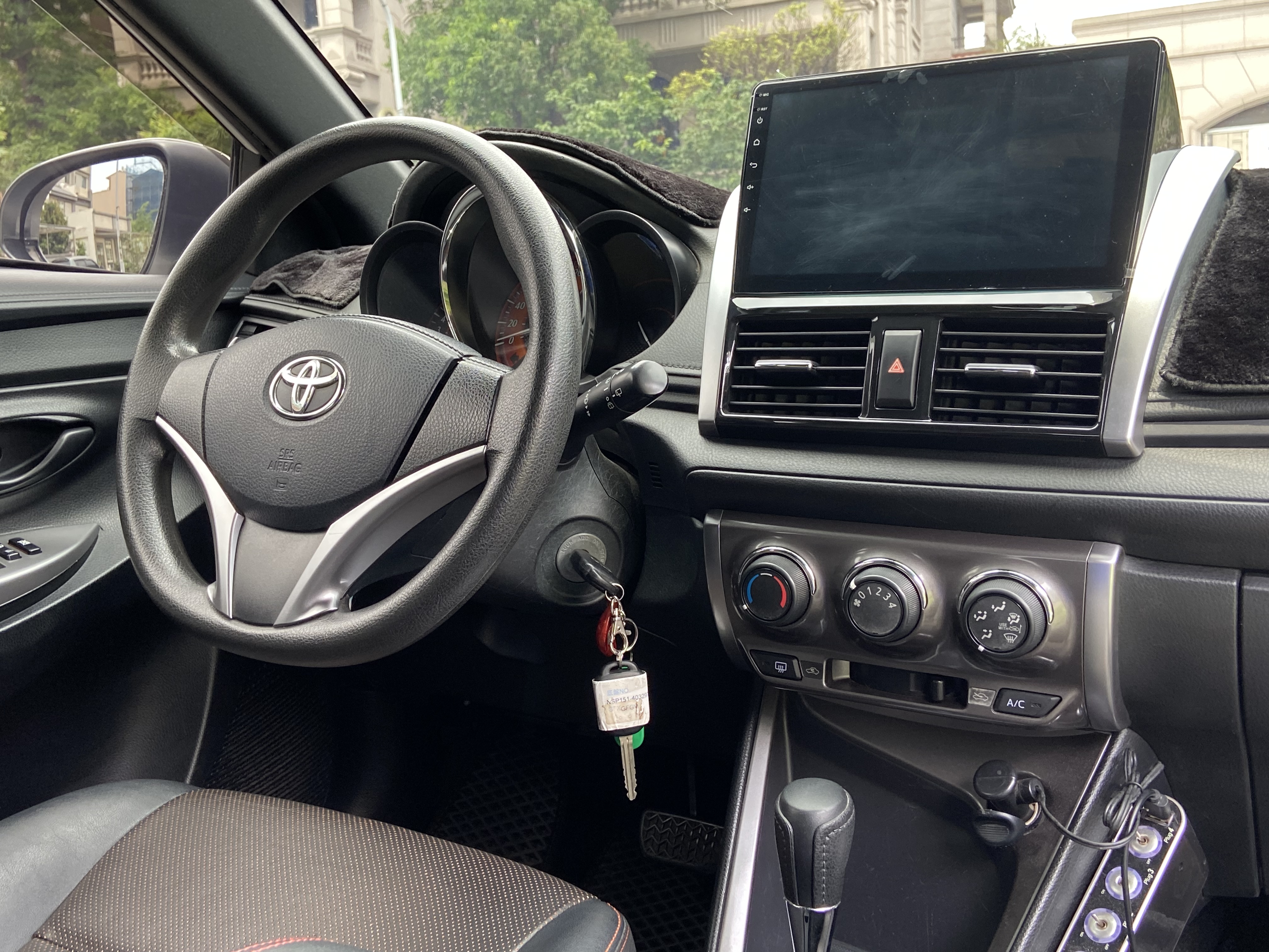 2017 Yaris 1.5 電話0909068733 同Line  第5張相片