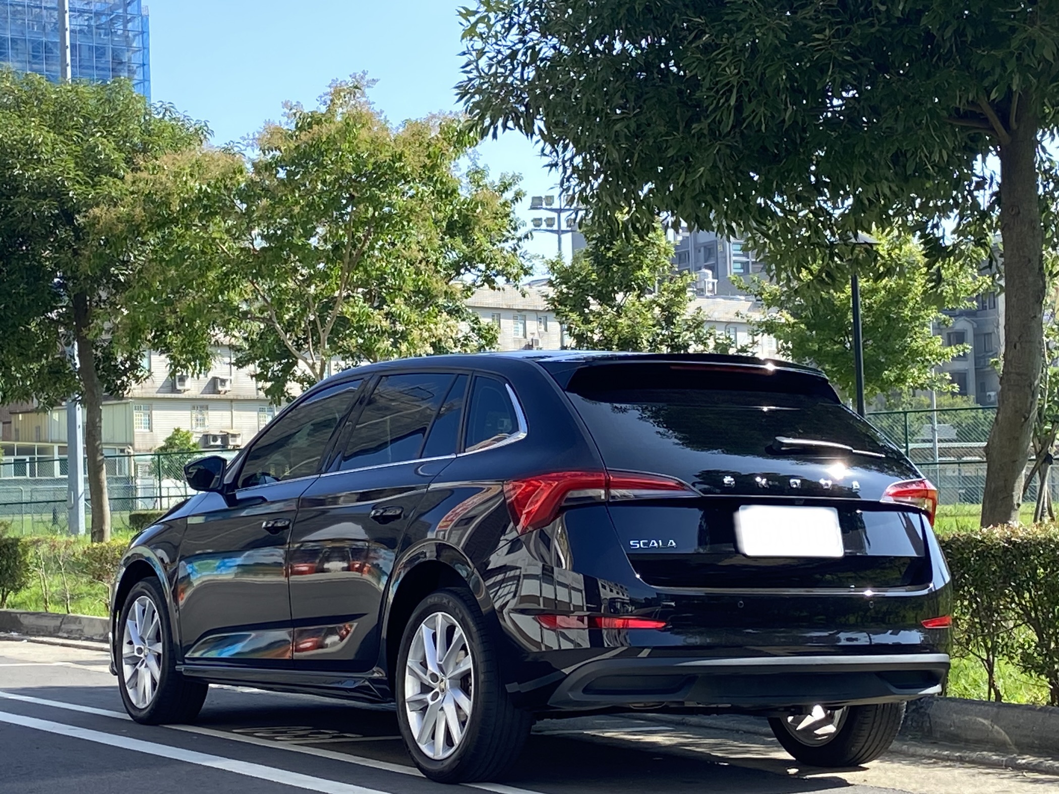 臉書搜尋 夢想程真車庫 全額貸回家 電話0909068733 同LINE 阿程  第2張相片