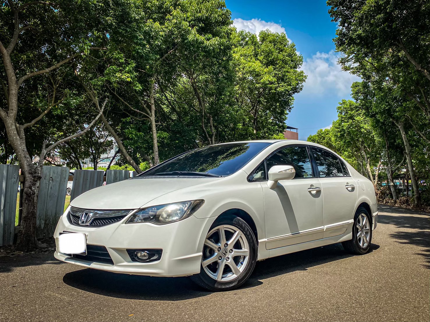臉書搜尋 夢想程真車庫 全額貸回家 電話0909068733 同LINE 阿程  第1張相片