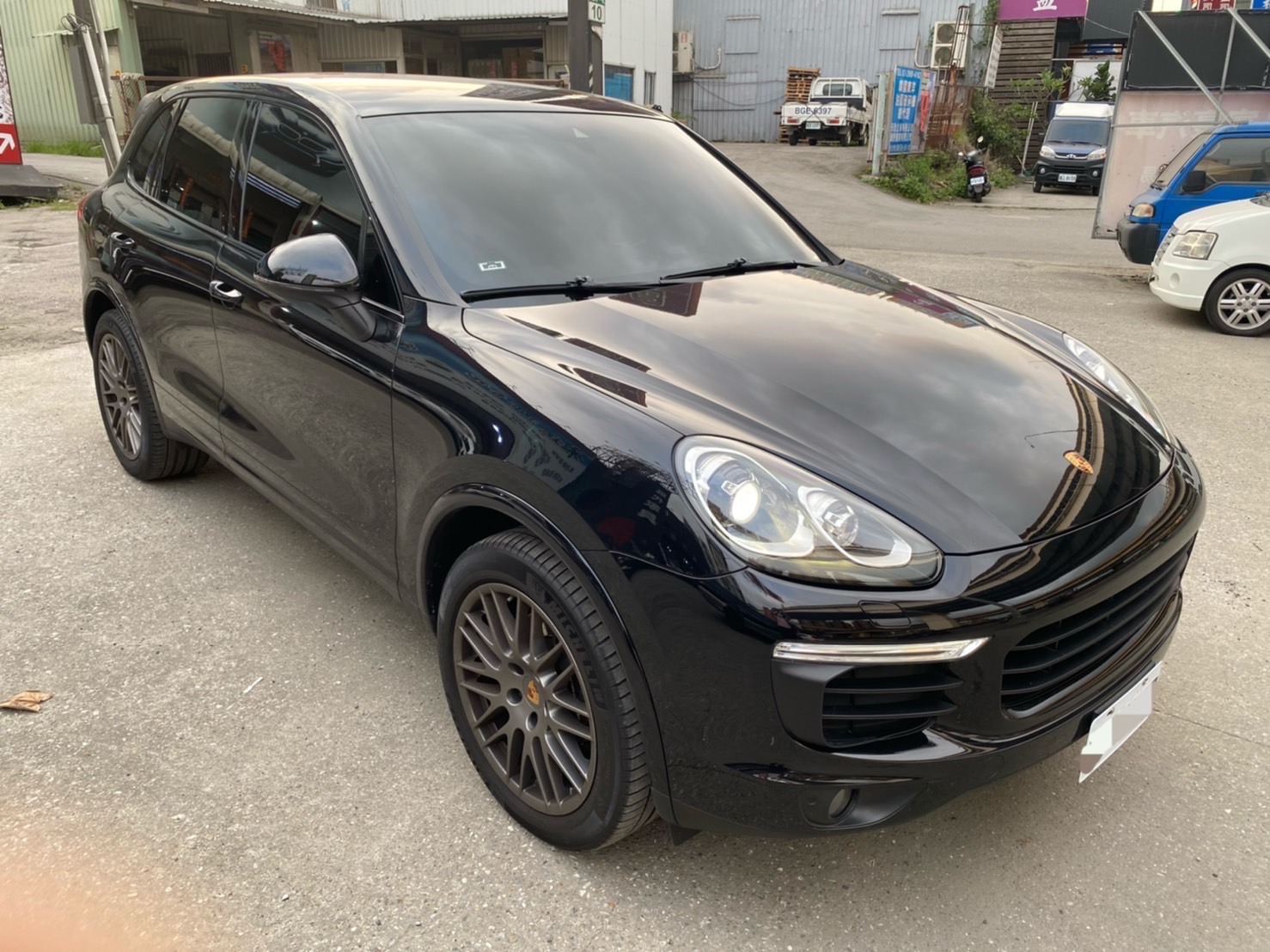 Porsche Cayenne PLATINUM白金版、Goo鑑定原鈑件跑7萬km  第1張相片