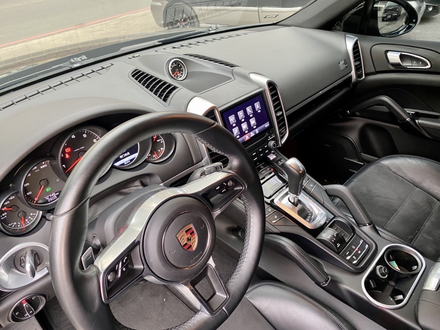 Porsche Cayenne PLATINUM白金版、Goo鑑定原鈑件跑7萬km  第6張相片