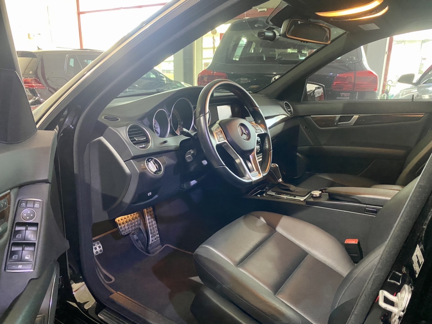 BENZ 2012 C250、全景、h/k音響、記憶椅，跑5.8萬km-富豪汽車  第4張相片