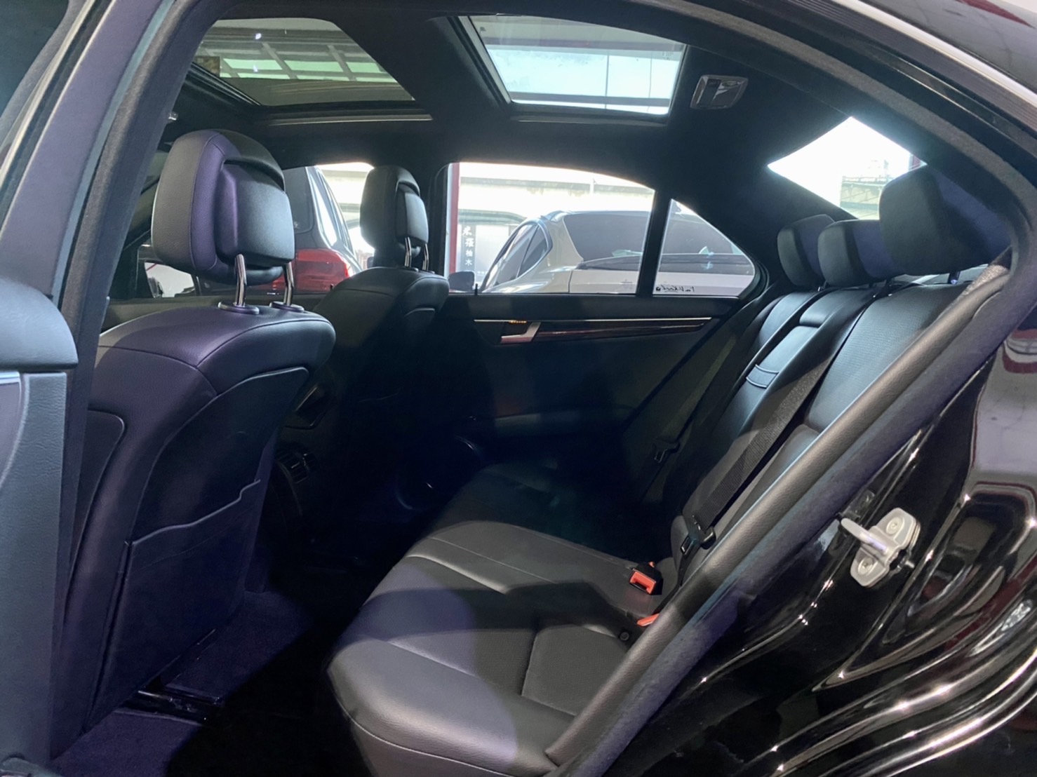 BENZ 2012 C250、全景、h/k音響、記憶椅，跑5.8萬km-富豪汽車  第6張相片