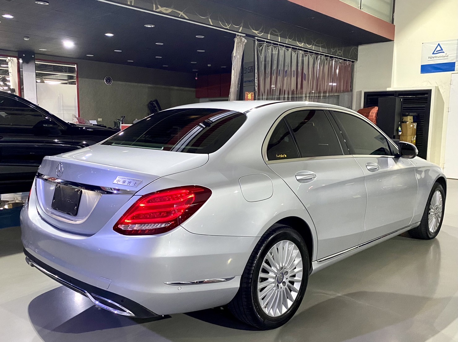Benz w205 C200 Exclusicve總代理一手車，Goo鑑定原鈑件-富豪汽車  第7張相片