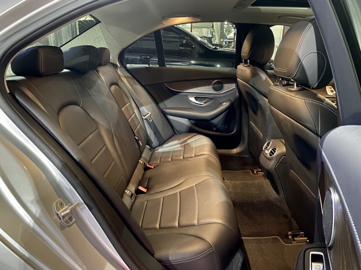 Benz w205 C200 Exclusicve總代理一手車，Goo鑑定原鈑件-富豪汽車  第9張相片
