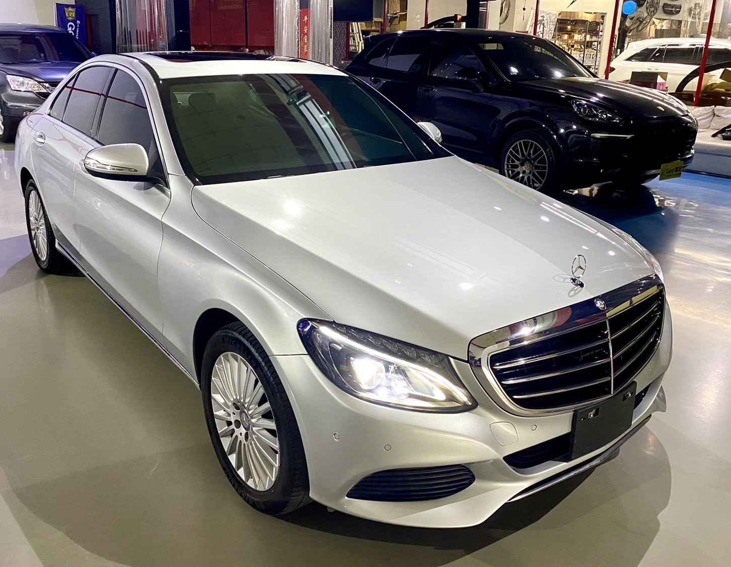 Benz w205 C200 Exclusicve總代理一手車，Goo鑑定原鈑件-富豪汽車  第11張相片