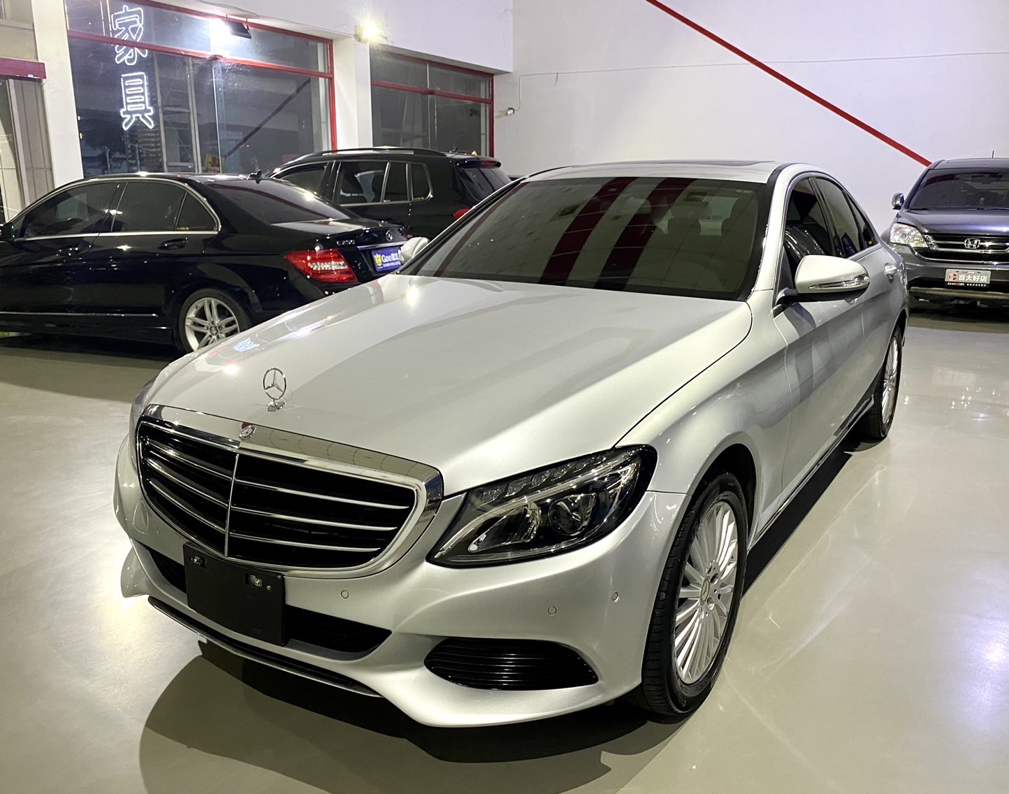 Benz w205 C200 Exclusicve總代理一手車，Goo鑑定原鈑件-富豪汽車  第13張相片