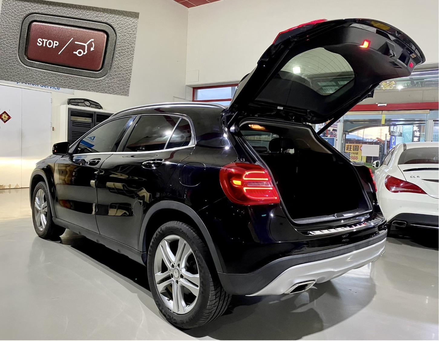 2015 BENZ GLA250盲點、全景、免鑰匙、H/K音響，里程保證  第8張相片