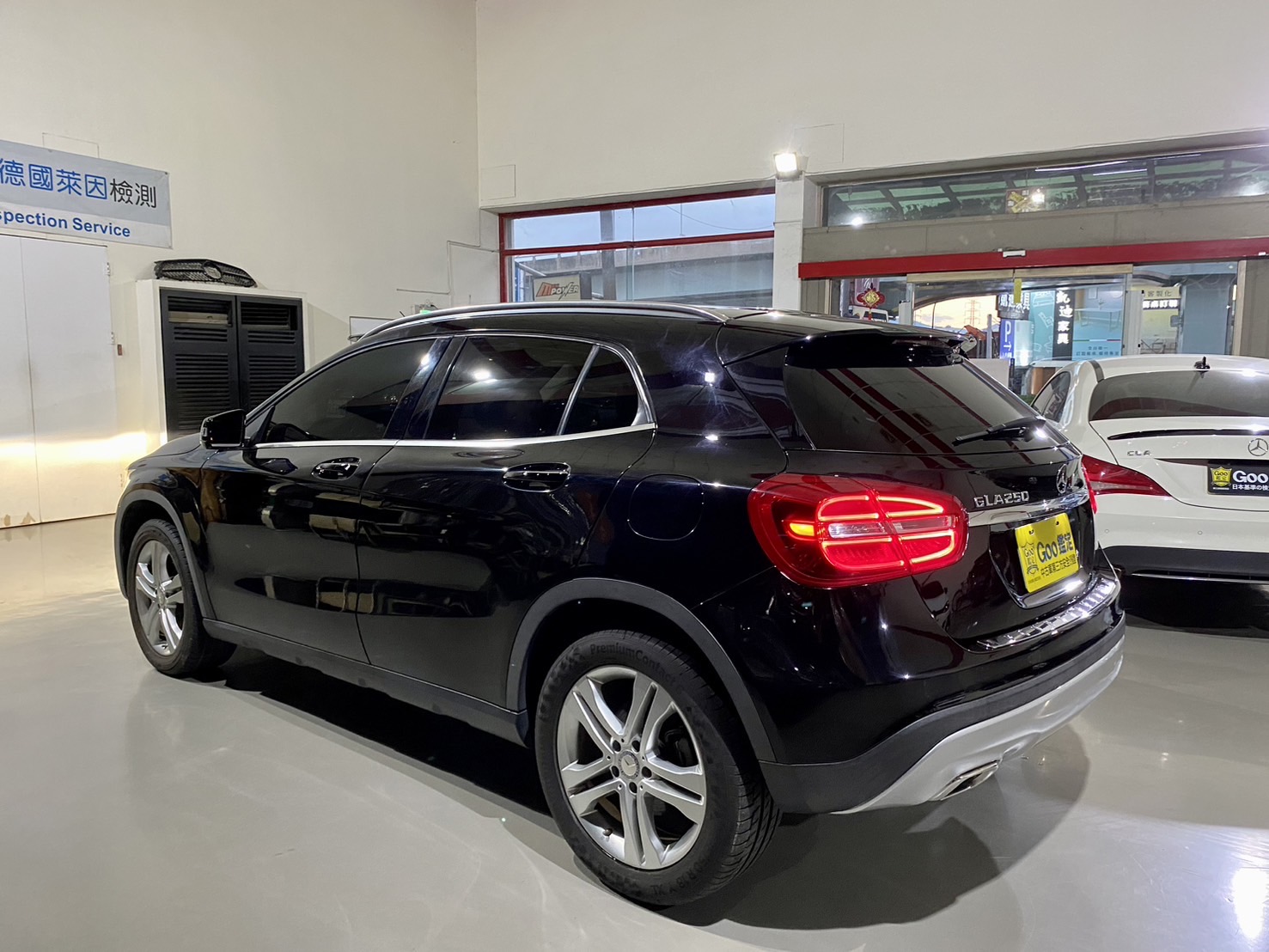 2015 BENZ GLA250盲點、全景、免鑰匙、H/K音響，里程保證  第16張相片