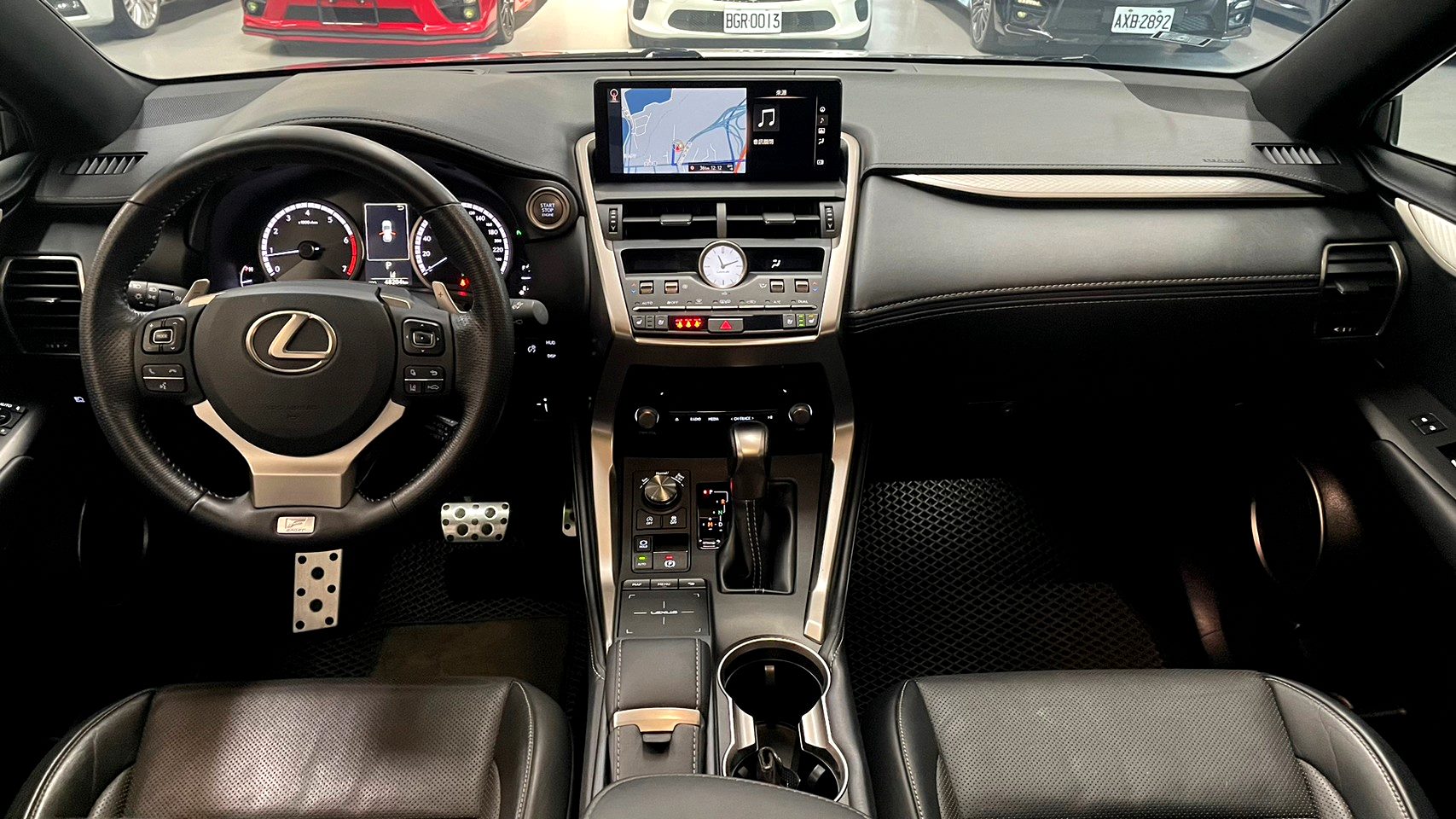 2019 LEXUS NX300 (NX200T)  F-Sport AWD 最高階等級 有全景天窗 HUD抬顯  第3張相片