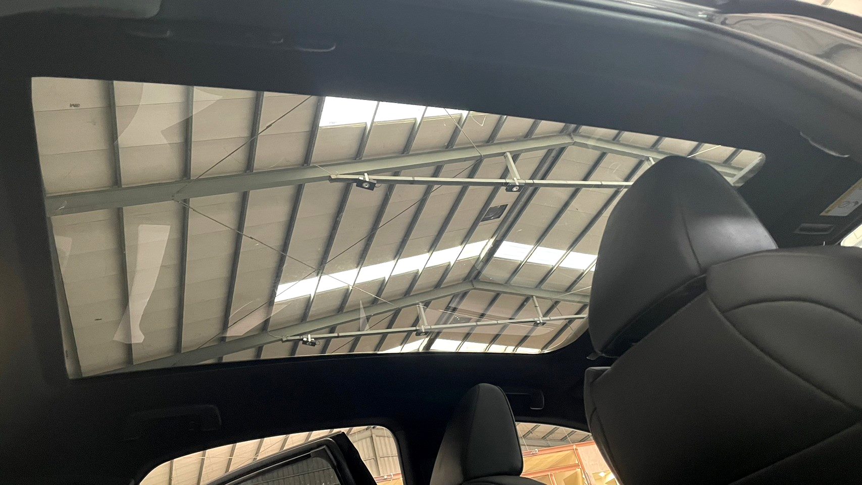 2019 LEXUS NX300 (NX200T)  F-Sport AWD 最高階等級 有全景天窗 HUD抬顯  第4張相片