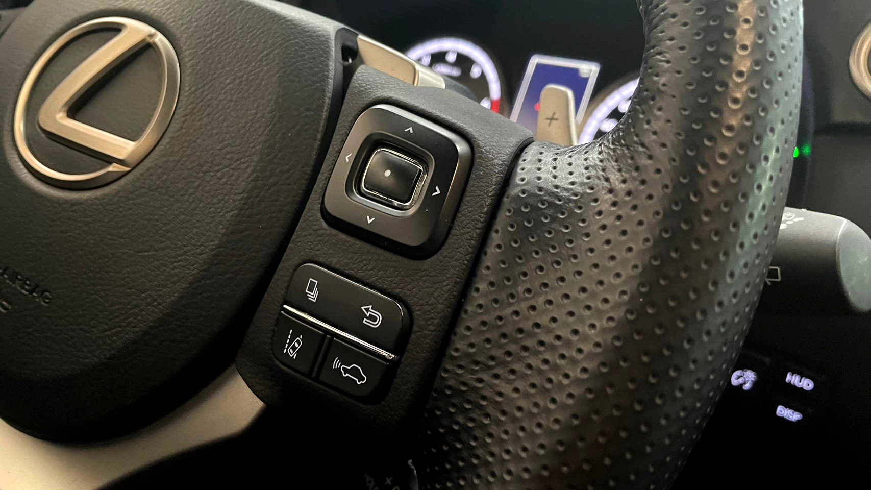 2019 LEXUS NX300 (NX200T)  F-Sport AWD 最高階等級 有全景天窗 HUD抬顯  第7張相片