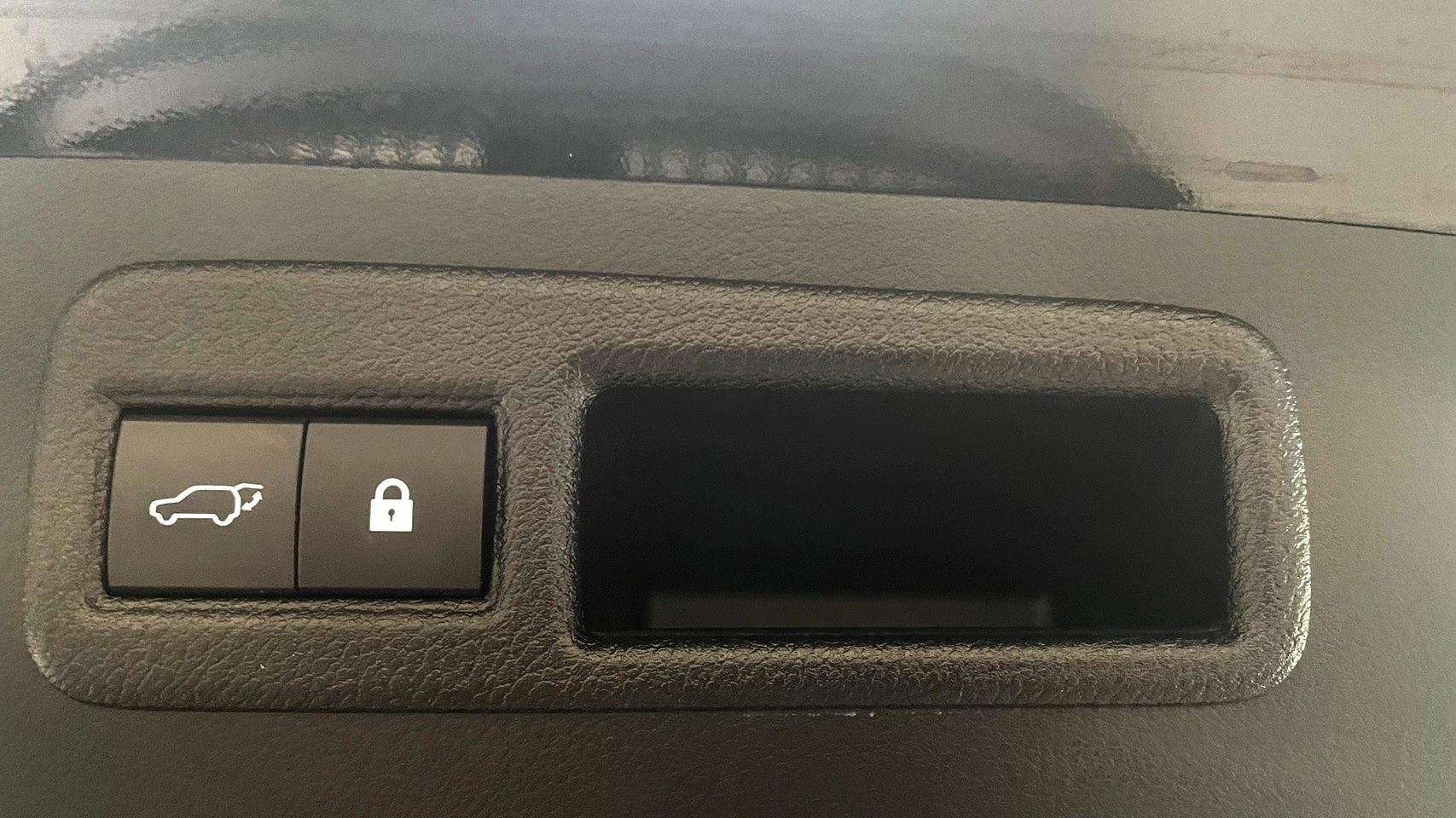 2019 LEXUS NX300 (NX200T)  F-Sport AWD 最高階等級 有全景天窗 HUD抬顯  第13張相片