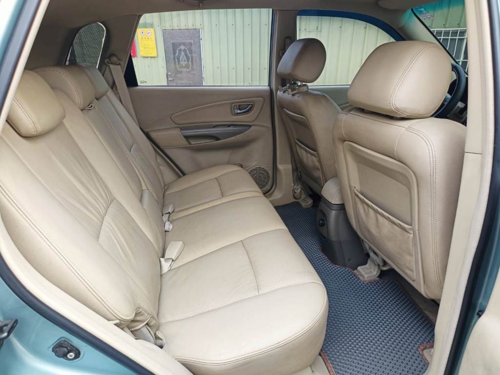 2009年式 TUCSON 釷桑 柴油 休旅車 2.0 旗艦版 手自排 恆溫 天窗 定速 電動椅 一手車 跑15萬 無泡水 無重大事故 好車況 無待修【意 洽 :0958-681555 Line 同電話，呂先生，歡迎聯絡賞車，謝謝!】  第15張相片